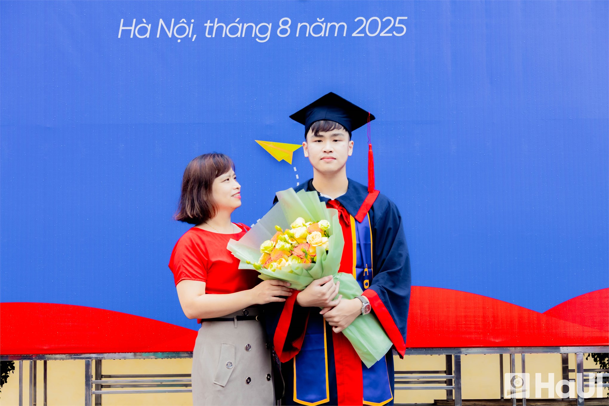 Trường Điện – Điện tử long trọng tổ chức Lễ Tốt nghiệp năm 2025: Hơn 1000 tân Kỹ sư, Cử nhân tự tin bước vào hành trình mới