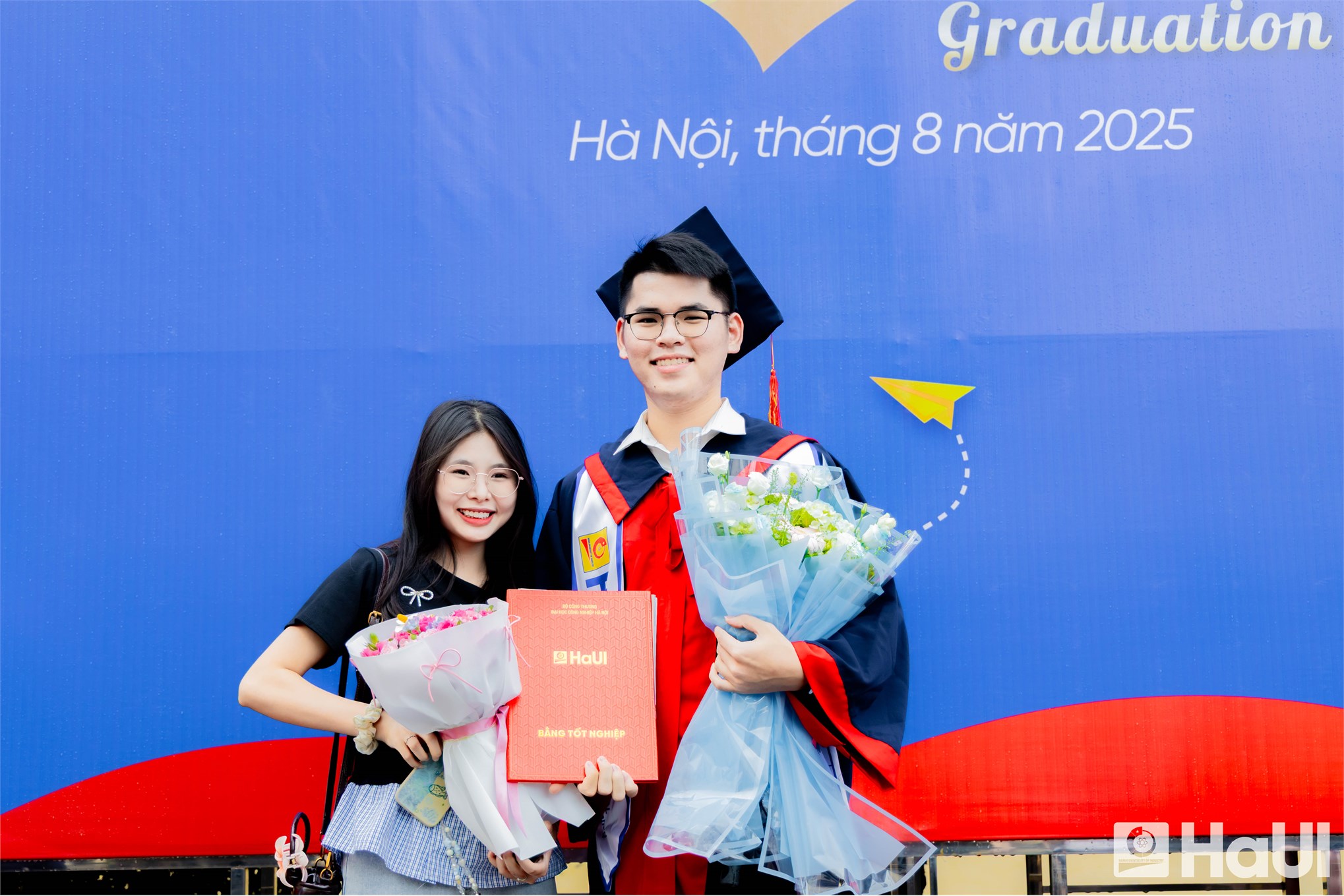 Trường Điện – Điện tử long trọng tổ chức Lễ Tốt nghiệp năm 2025: Hơn 1000 tân Kỹ sư, Cử nhân tự tin bước vào hành trình mới