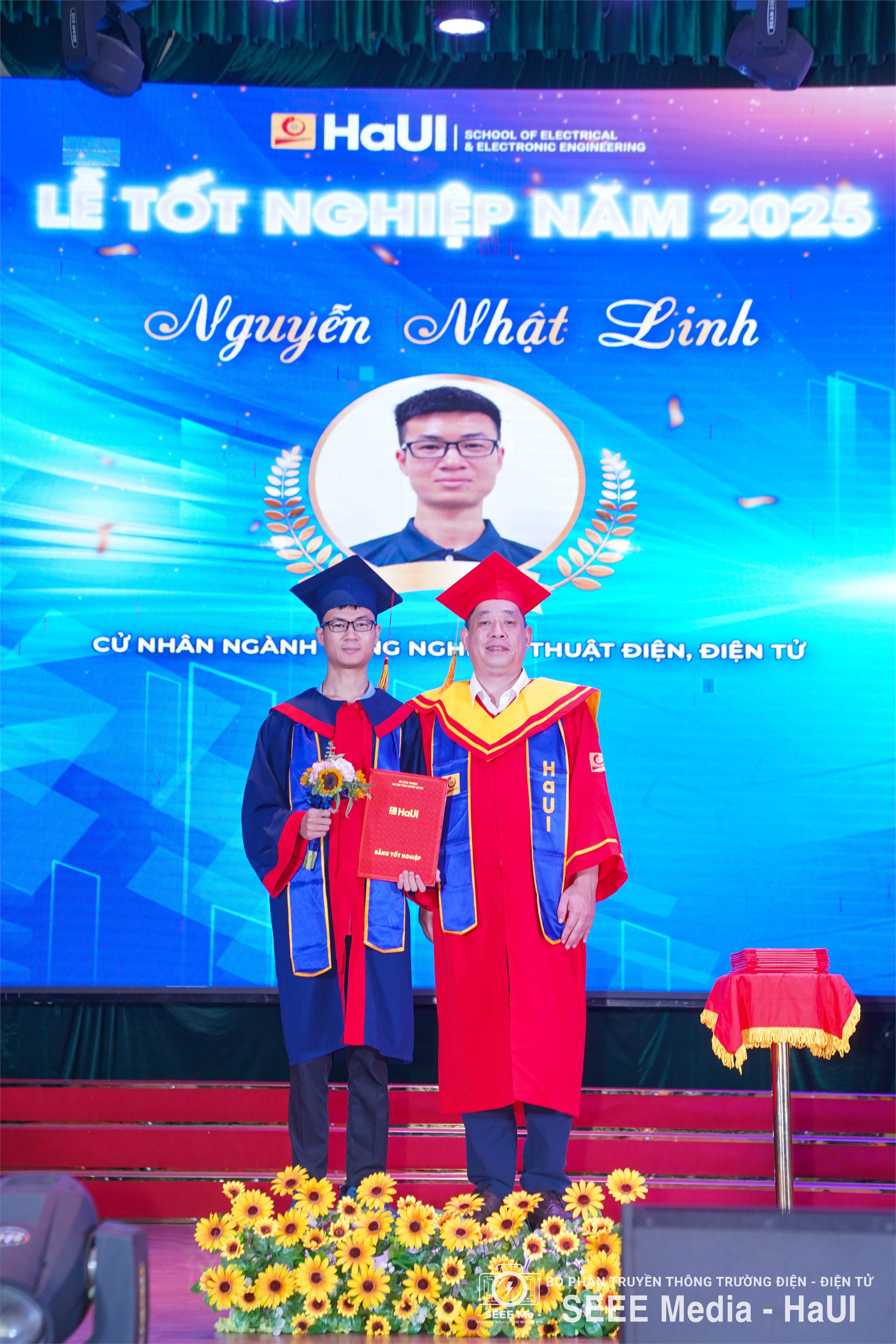 Trường Điện – Điện tử long trọng tổ chức Lễ Tốt nghiệp năm 2025: Hơn 1000 tân Kỹ sư, Cử nhân tự tin bước vào hành trình mới