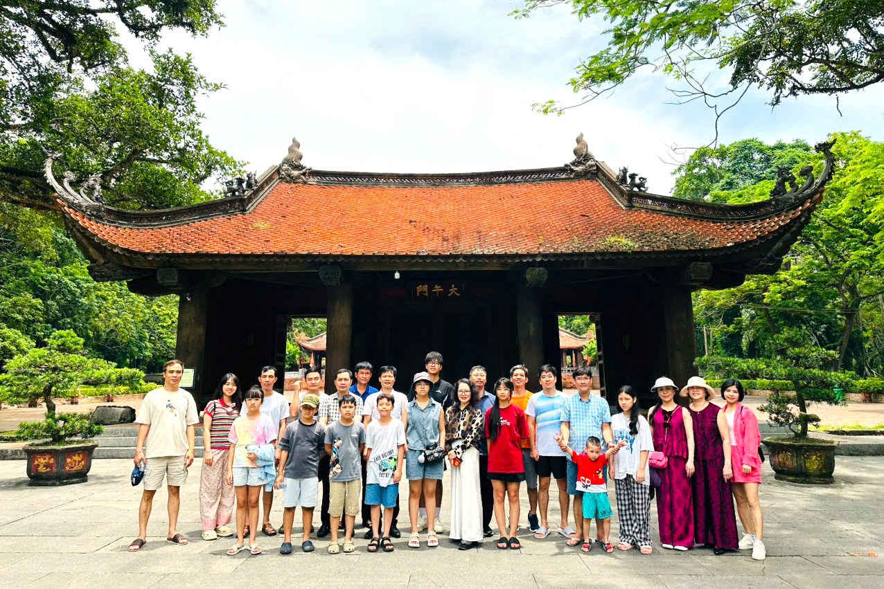 Sôi nổi hoạt động tham quan, học tập bồi dưỡng năm 2025 của Trường Điện – Điện tử