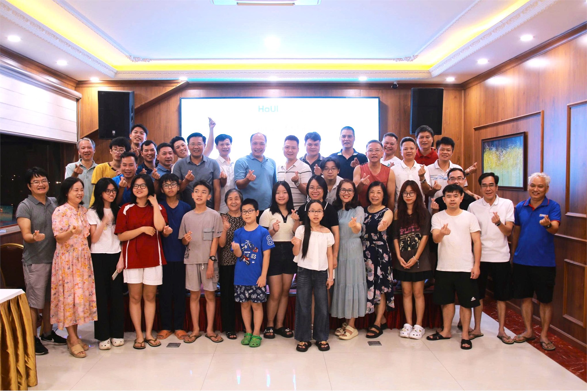 Sôi nổi hoạt động tham quan, học tập bồi dưỡng năm 2025 của Trường Điện – Điện tử