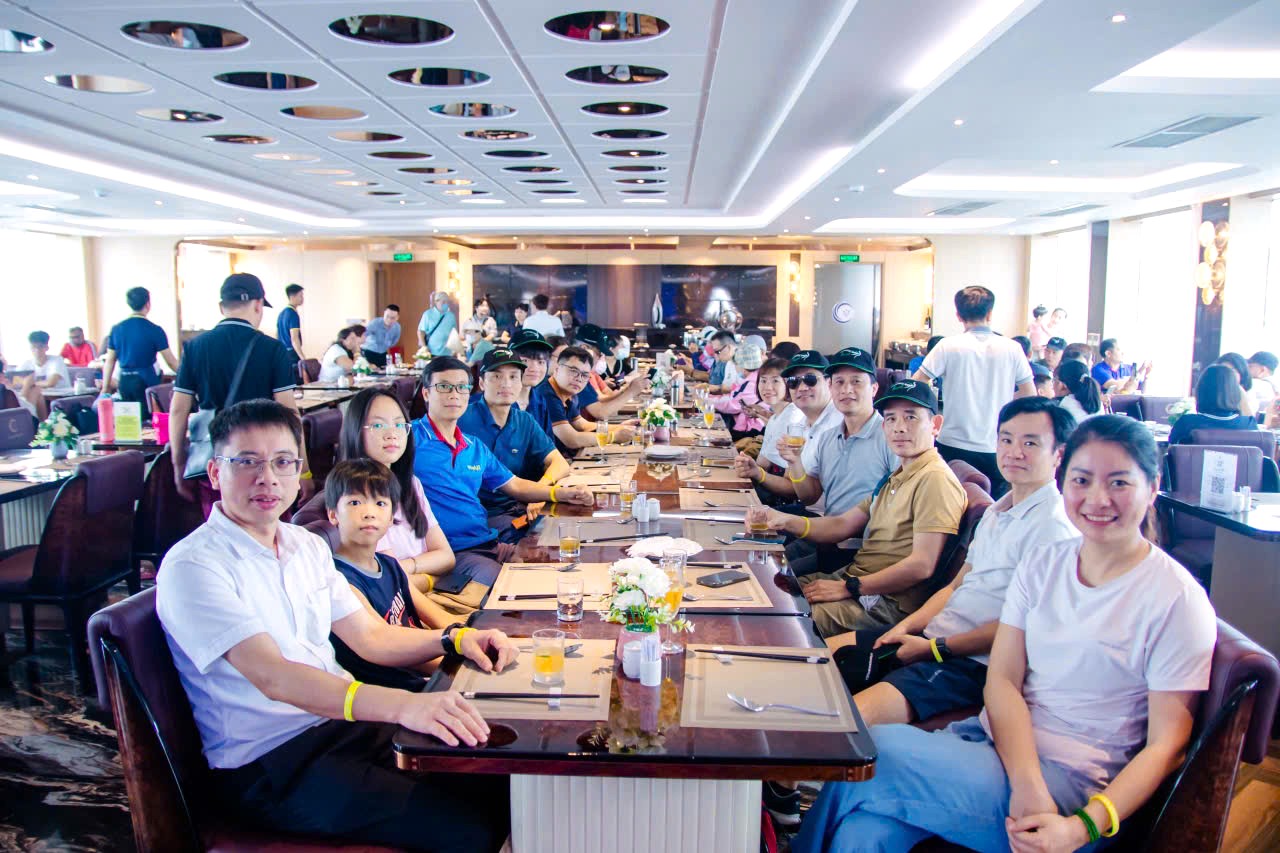 Sôi nổi hoạt động tham quan, học tập bồi dưỡng năm 2025 của Trường Điện – Điện tử