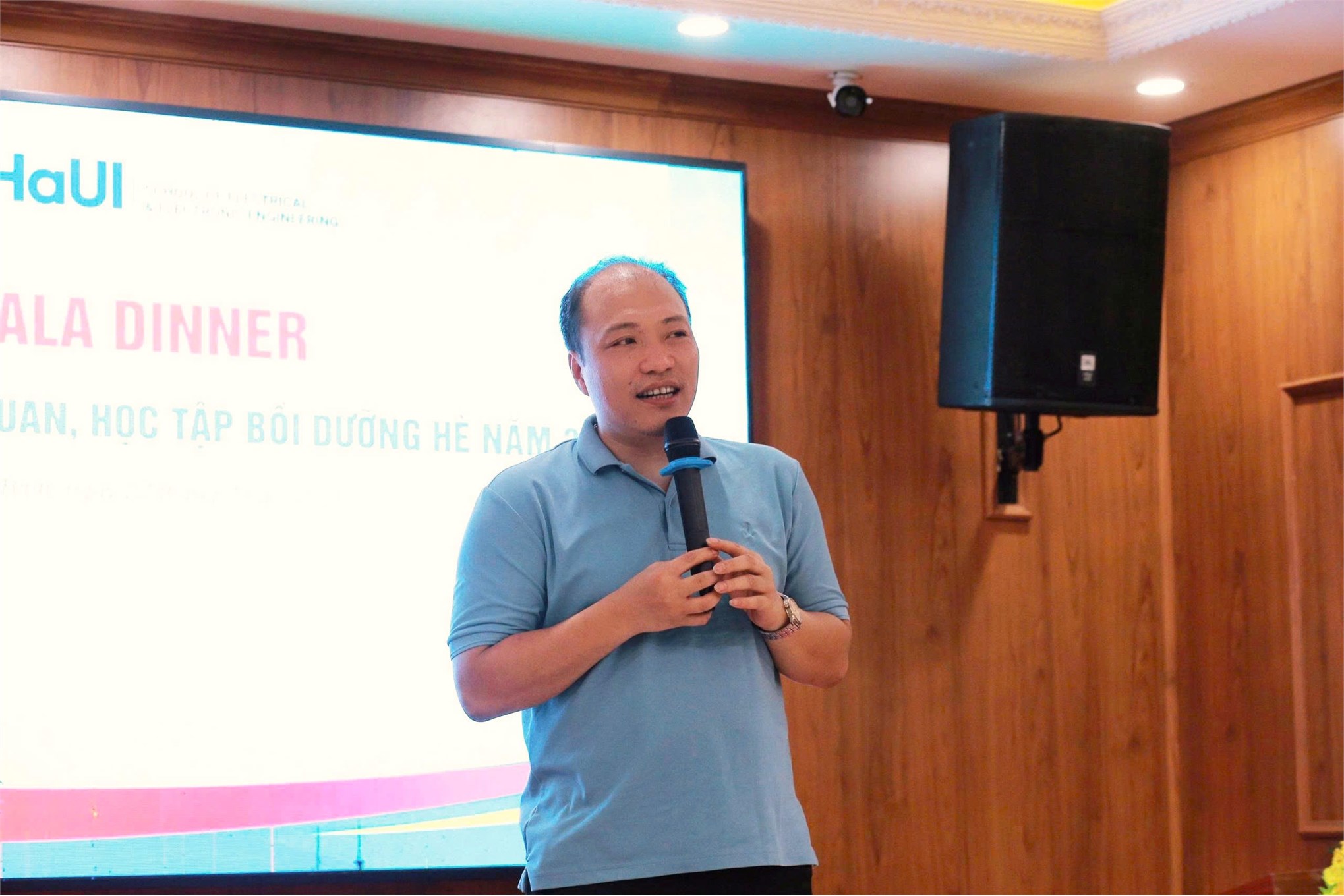 Sôi nổi hoạt động tham quan, học tập bồi dưỡng năm 2025 của Trường Điện – Điện tử