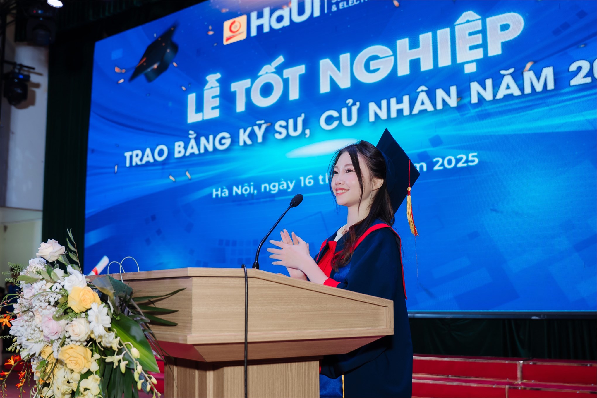 Trịnh Thị Minh Thư – Nữ thủ khoa toàn diện, niềm tự hào của sinh viên Trường Điện – Điện tử