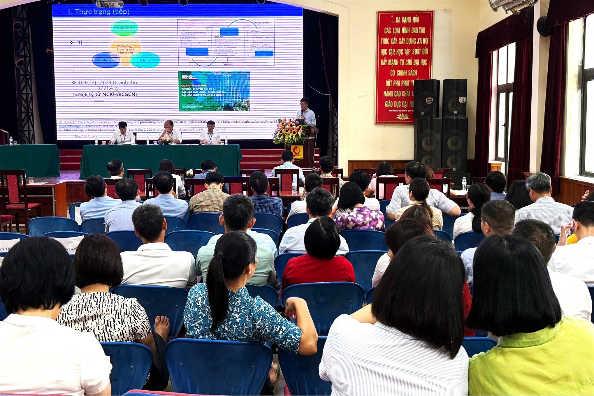 Trường Điện – Điện tử tổ chức Hội nghị viên chức, người lao động năm học 2024–2025 và triển khai nhiệm vụ năm học 2025–2026