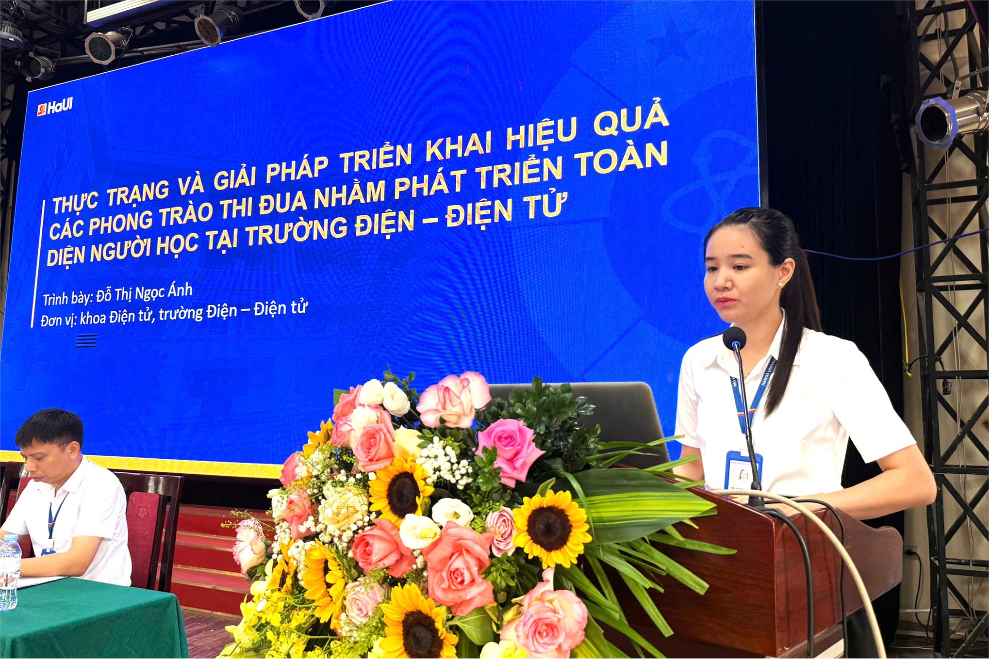 Trường Điện – Điện tử tổ chức Hội nghị viên chức, người lao động năm học 2024–2025 và triển khai nhiệm vụ năm học 2025–2026