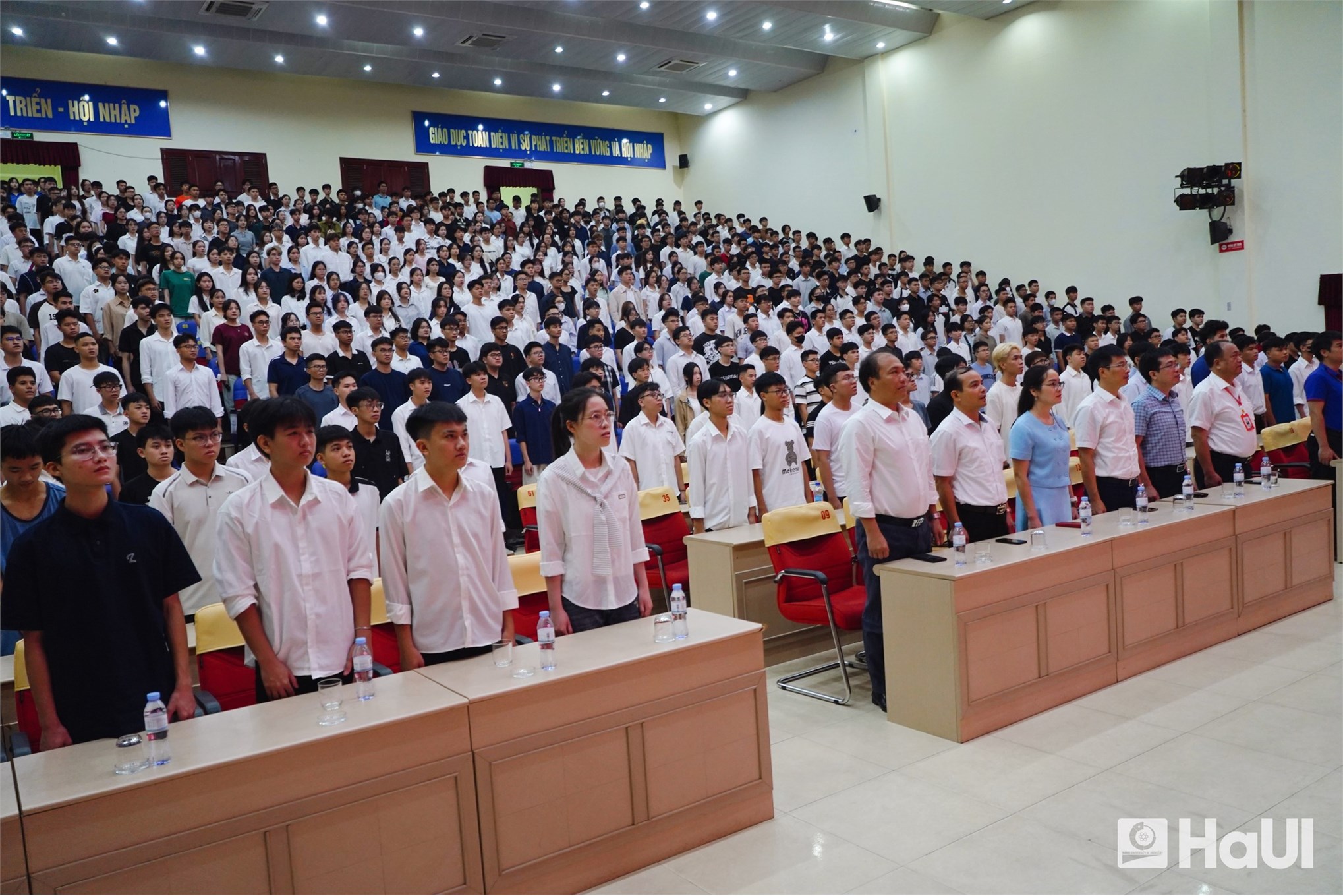 Khát vọng tuổi trẻ K20 – Trường Điện – Điện tử cùng HaUI bước vào năm học 2025 – 2026