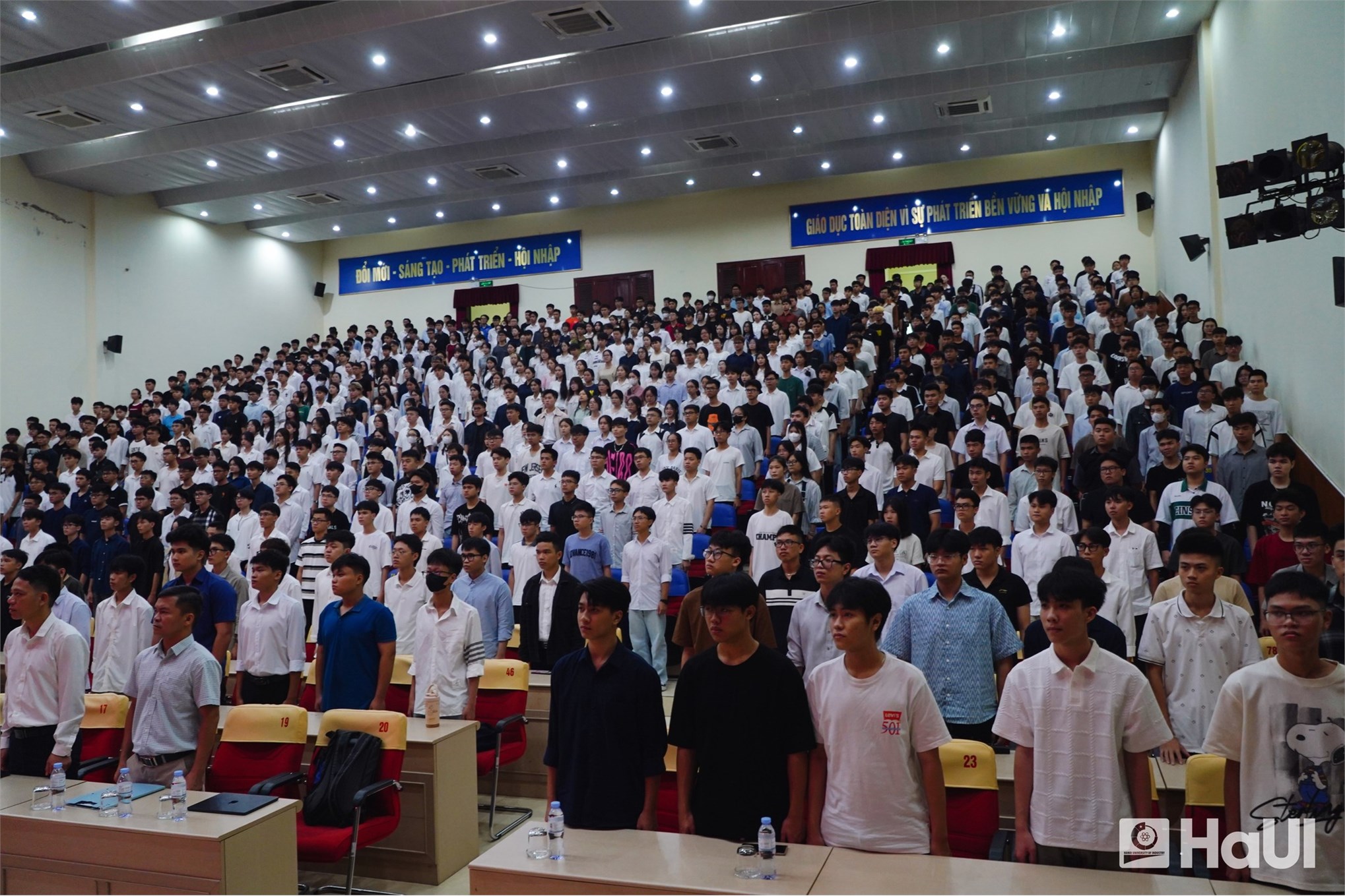 Khát vọng tuổi trẻ K20 – Trường Điện – Điện tử cùng HaUI bước vào năm học 2025 – 2026