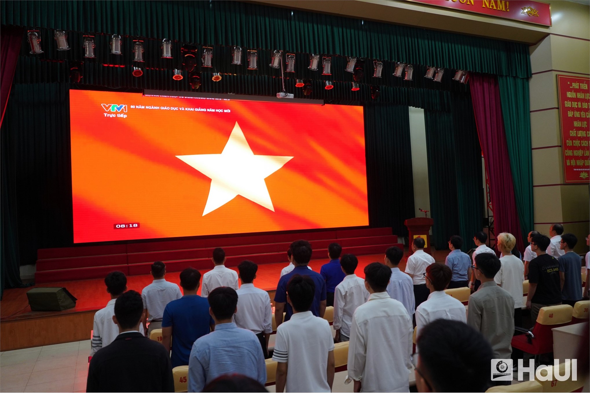 Khát vọng tuổi trẻ K20 – Trường Điện – Điện tử cùng HaUI bước vào năm học 2025 – 2026