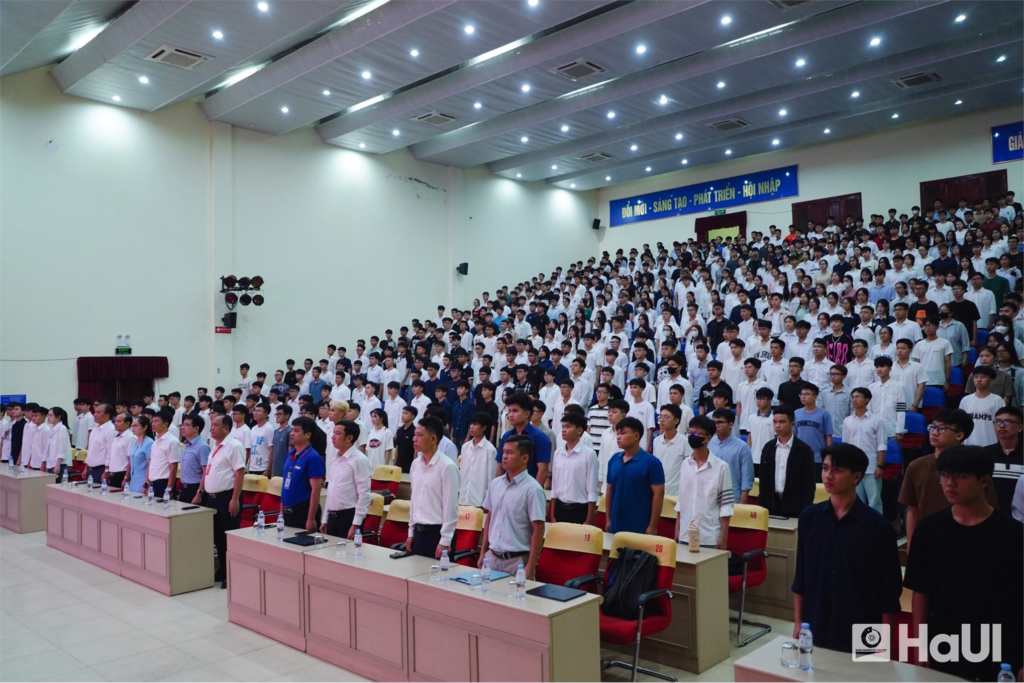 Khát vọng tuổi trẻ K20 – Trường Điện – Điện tử cùng HaUI bước vào năm học 2025 – 2026