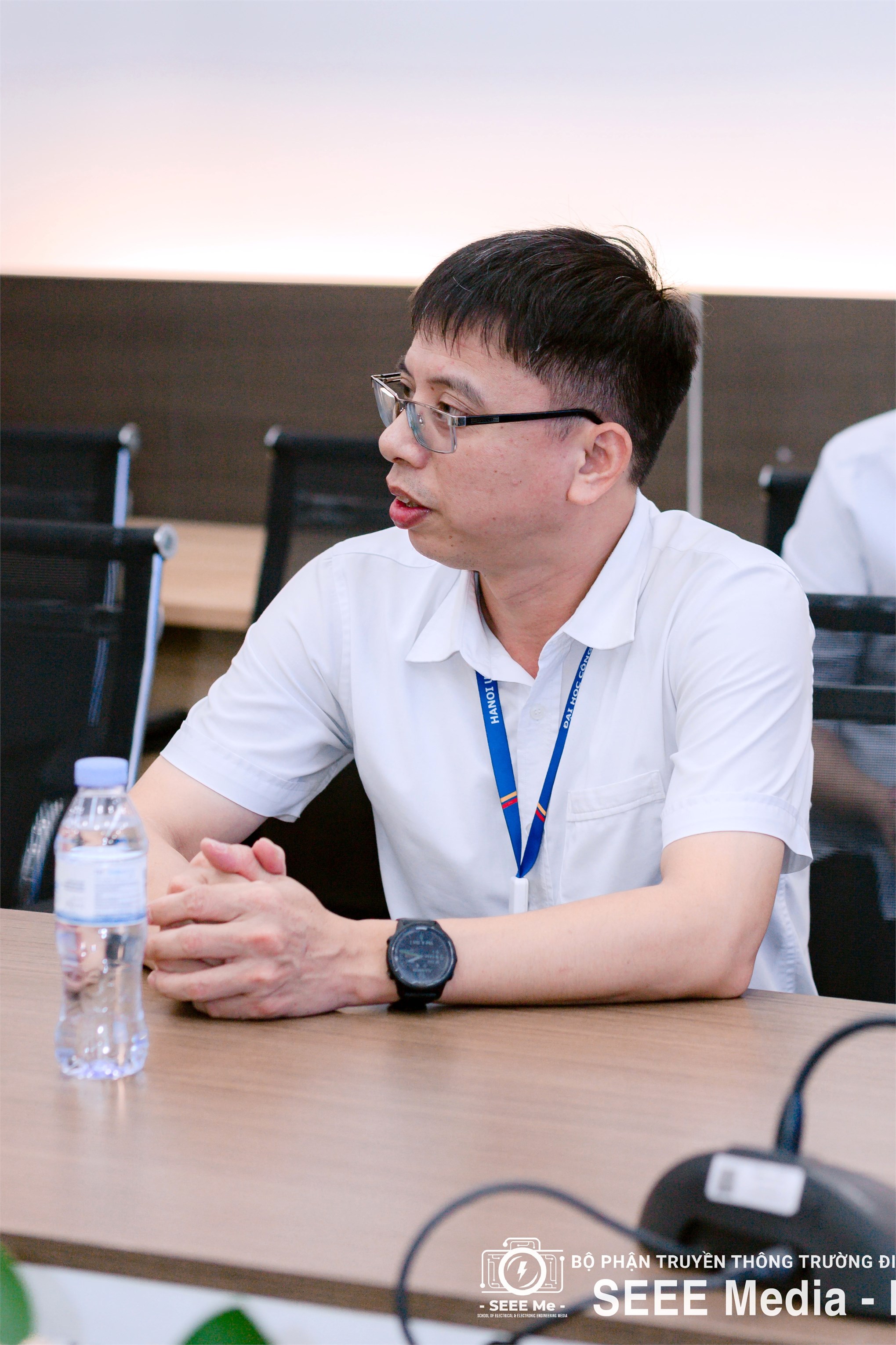 Foxconn đồng hành cùng sinh viên Trường Điện – Điện tử qua những món quà Trung thu ý nghĩa
