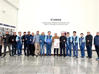 Kết nối doanh nghiệp – Nâng tầm đào tạo: Trường Điện – Điện tử khảo sát thực tế tại Canon Việt Nam