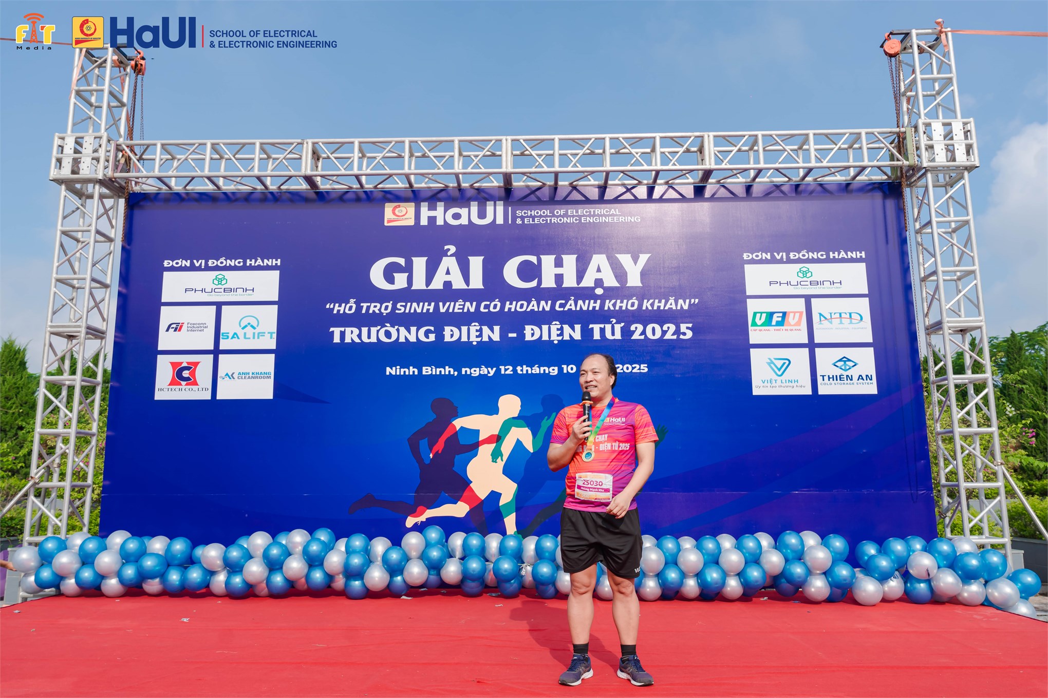 Lan tỏa tinh thần thể thao – kết nối yêu thương từ giải chạy “Hỗ trợ sinh viên có hoàn cảnh khó khăn” năm 2025 Trường Điện - Điện tử