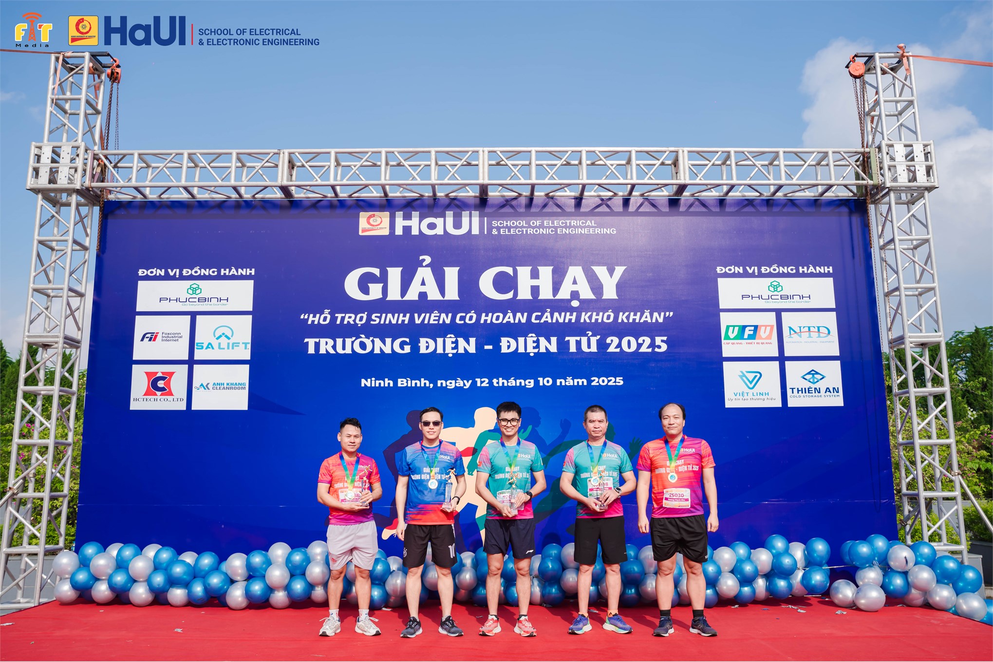 Lan tỏa tinh thần thể thao – kết nối yêu thương từ giải chạy “Hỗ trợ sinh viên có hoàn cảnh khó khăn” năm 2025 Trường Điện - Điện tử