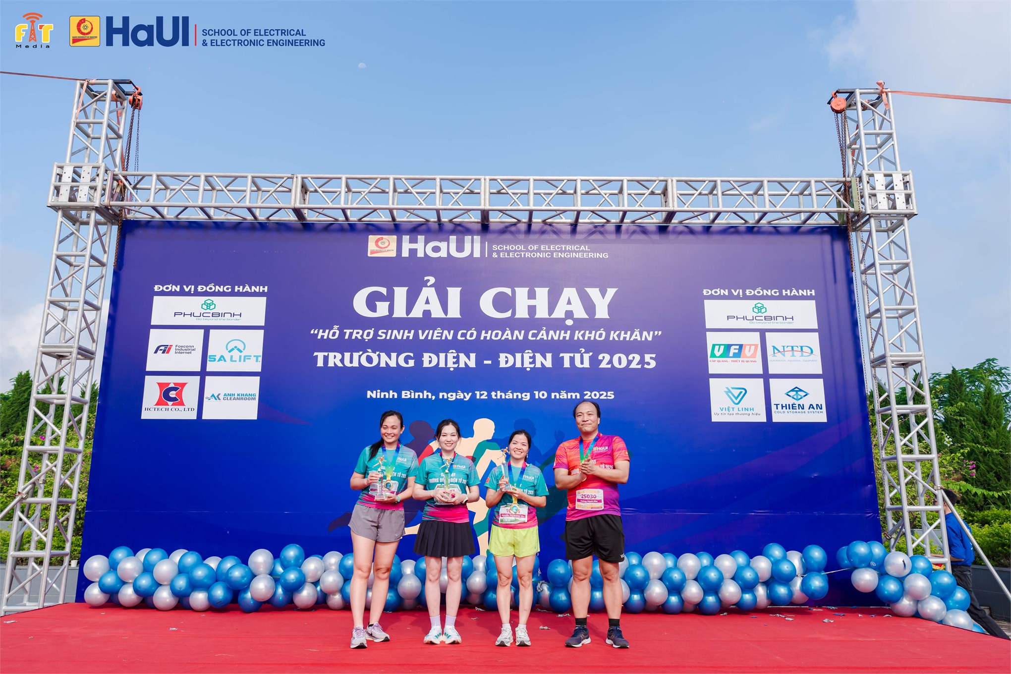 Lan tỏa tinh thần thể thao – kết nối yêu thương từ giải chạy “Hỗ trợ sinh viên có hoàn cảnh khó khăn” năm 2025 Trường Điện - Điện tử