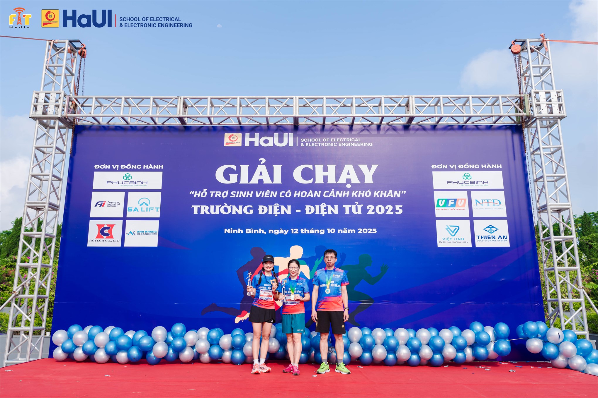 Lan tỏa tinh thần thể thao – kết nối yêu thương từ giải chạy “Hỗ trợ sinh viên có hoàn cảnh khó khăn” năm 2025 Trường Điện - Điện tử