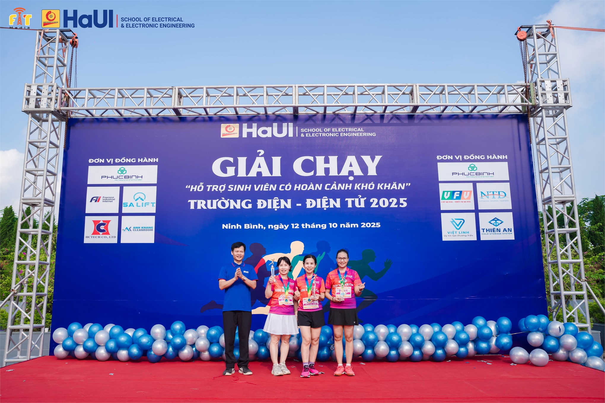 Lan tỏa tinh thần thể thao – kết nối yêu thương từ giải chạy “Hỗ trợ sinh viên có hoàn cảnh khó khăn” năm 2025 Trường Điện - Điện tử