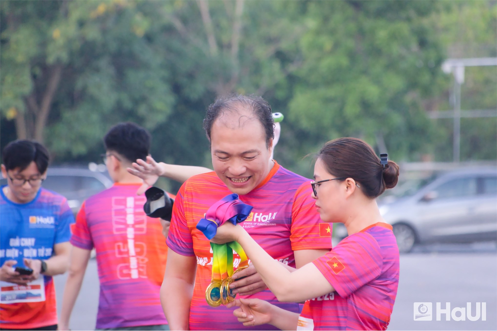Lan tỏa tinh thần thể thao – kết nối yêu thương từ giải chạy “Hỗ trợ sinh viên có hoàn cảnh khó khăn” năm 2025 Trường Điện - Điện tử
