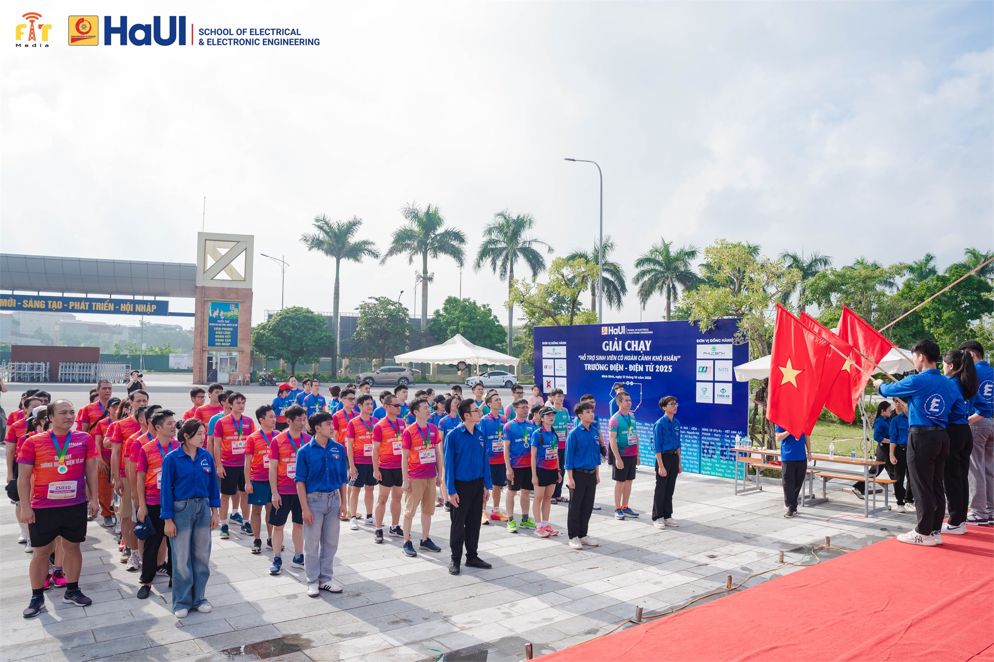 Lan tỏa tinh thần thể thao – kết nối yêu thương từ giải chạy “Hỗ trợ sinh viên có hoàn cảnh khó khăn” năm 2025 Trường Điện - Điện tử