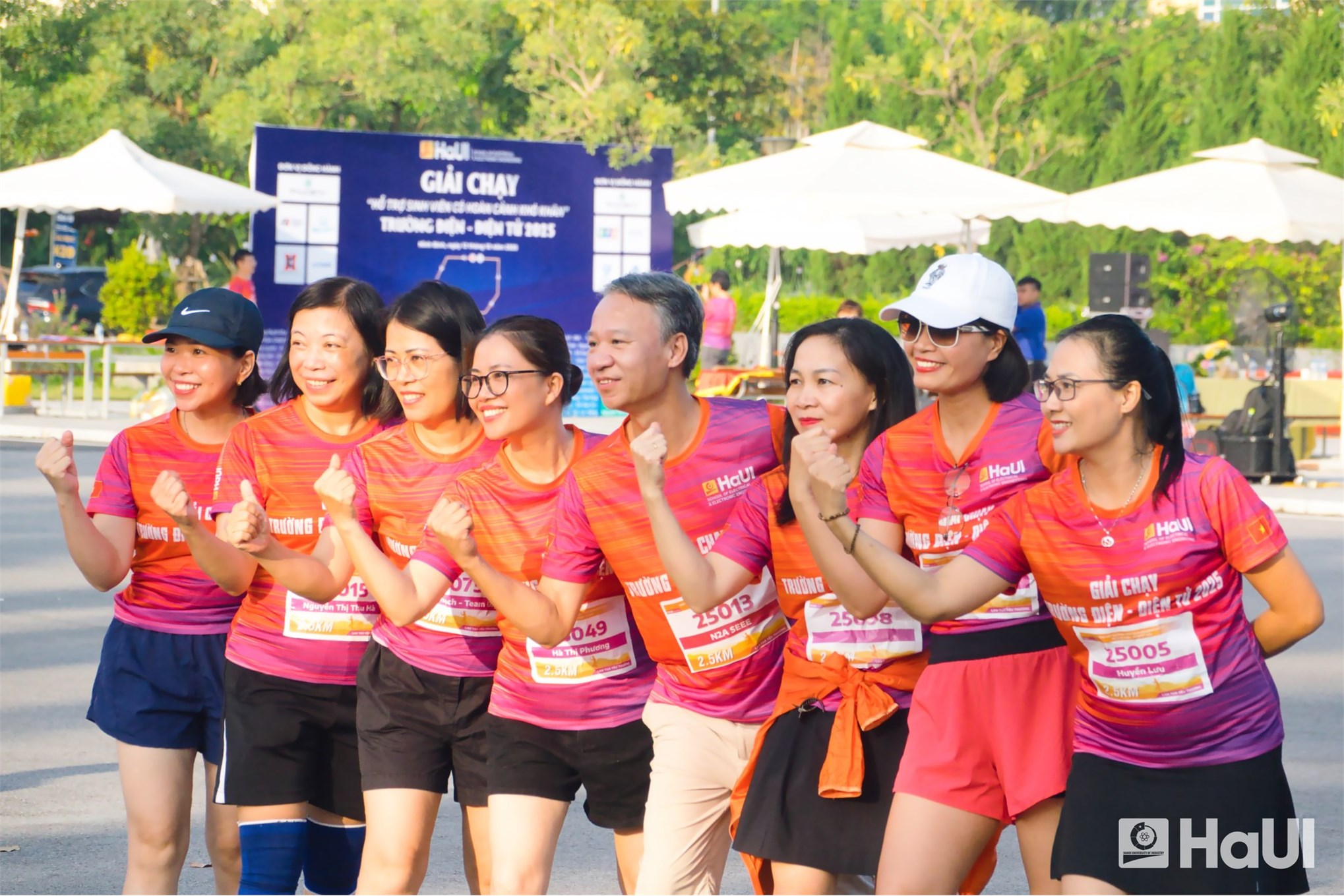 Lan tỏa tinh thần thể thao – kết nối yêu thương từ giải chạy “Hỗ trợ sinh viên có hoàn cảnh khó khăn” năm 2025 Trường Điện - Điện tử