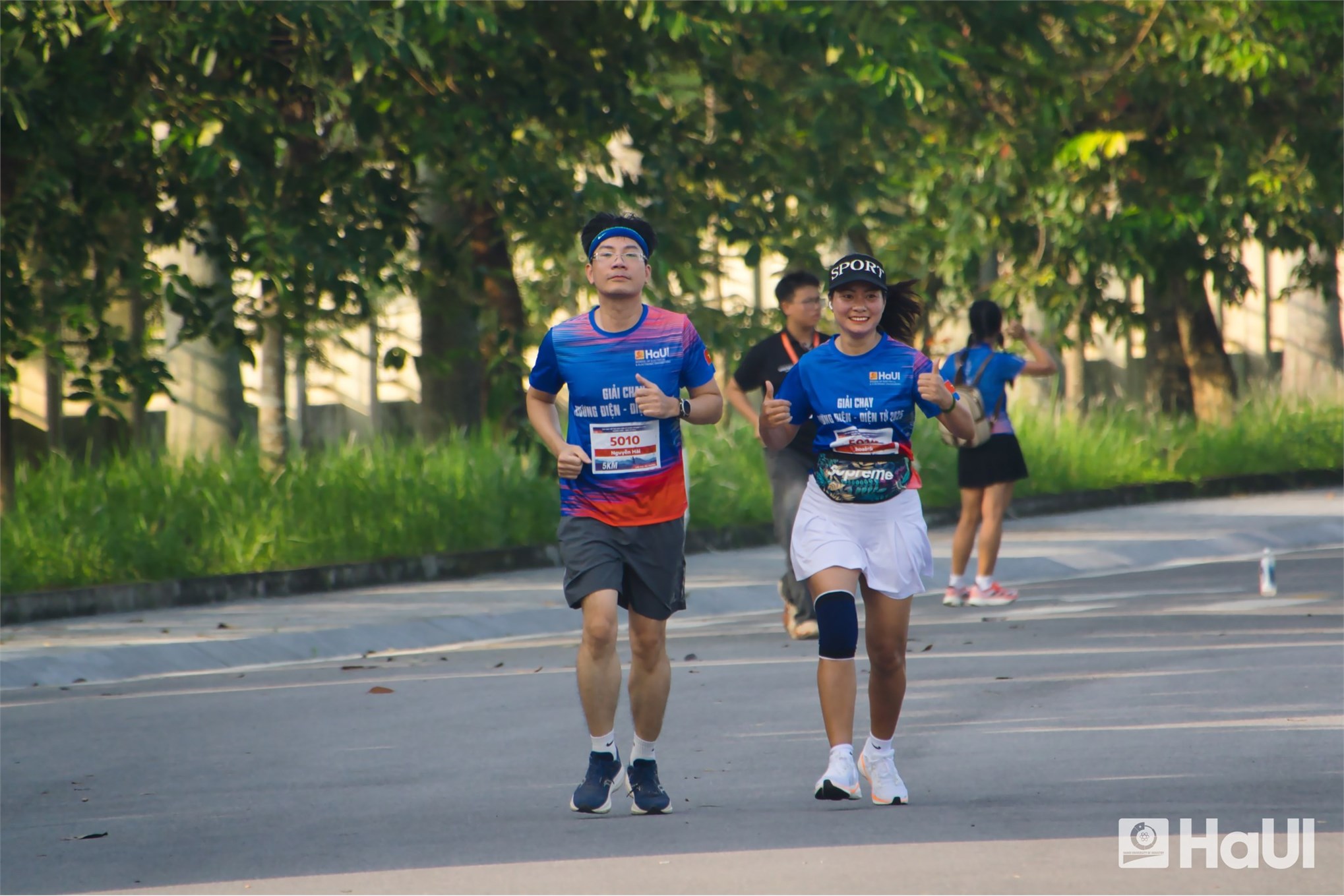 Lan tỏa tinh thần thể thao – kết nối yêu thương từ giải chạy “Hỗ trợ sinh viên có hoàn cảnh khó khăn” năm 2025 Trường Điện - Điện tử