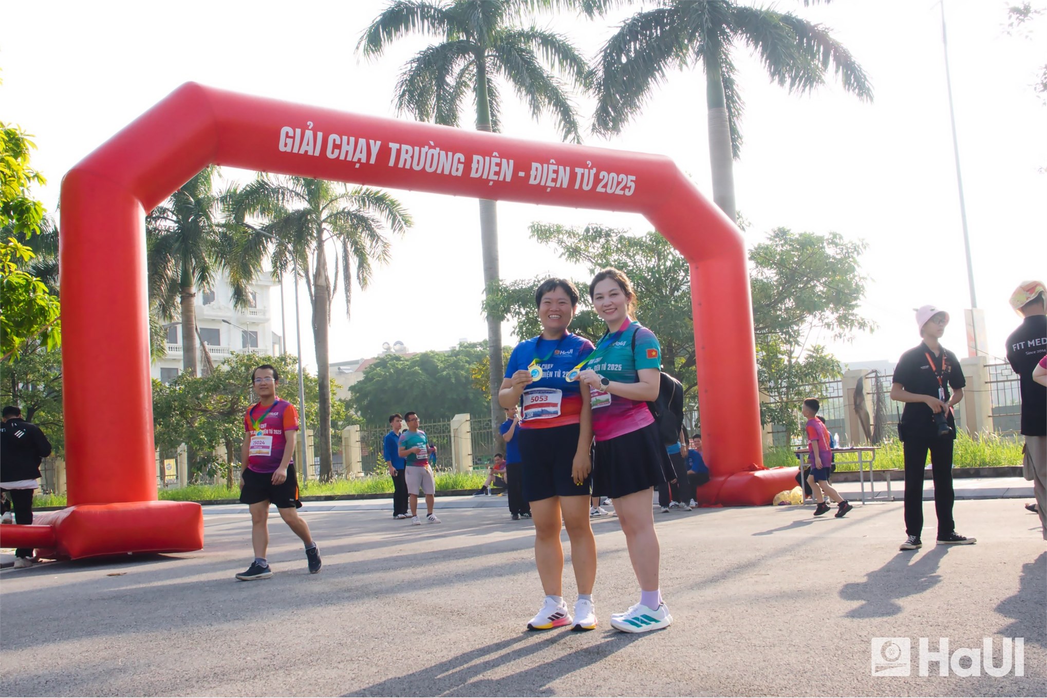 Lan tỏa tinh thần thể thao – kết nối yêu thương từ giải chạy “Hỗ trợ sinh viên có hoàn cảnh khó khăn” năm 2025 Trường Điện - Điện tử