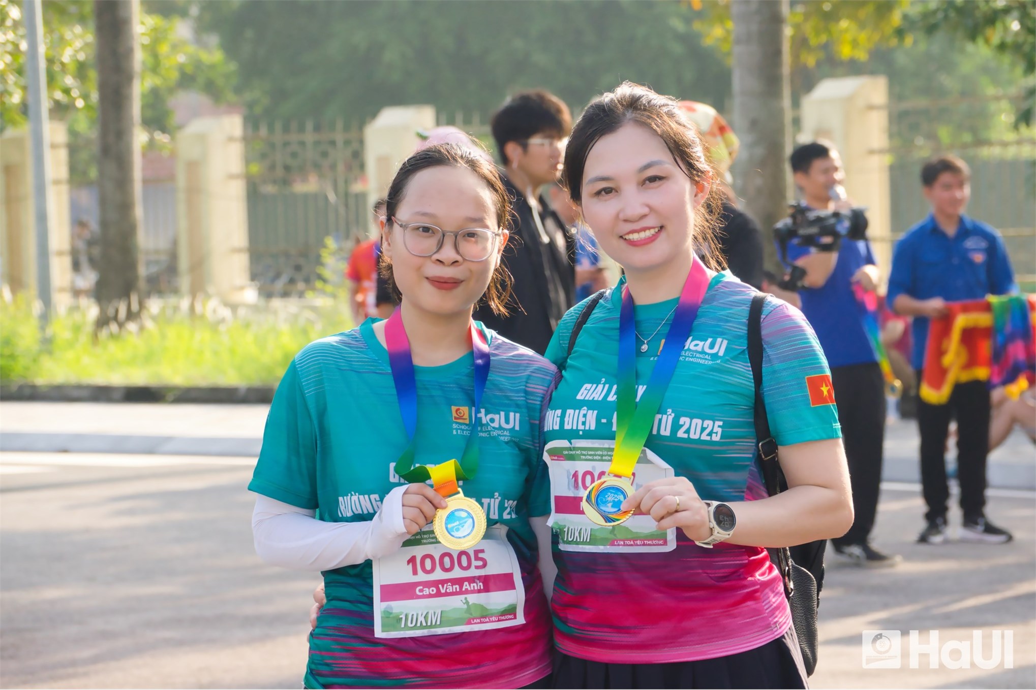 Lan tỏa tinh thần thể thao – kết nối yêu thương từ giải chạy “Hỗ trợ sinh viên có hoàn cảnh khó khăn” năm 2025 Trường Điện - Điện tử