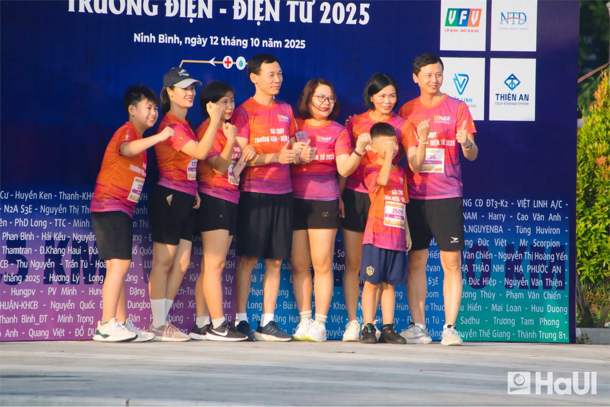 Lan tỏa tinh thần thể thao – kết nối yêu thương từ giải chạy “Hỗ trợ sinh viên có hoàn cảnh khó khăn” năm 2025 Trường Điện - Điện tử
