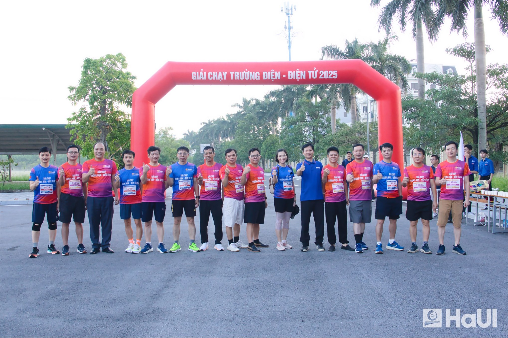 Lan tỏa tinh thần thể thao – kết nối yêu thương từ giải chạy “Hỗ trợ sinh viên có hoàn cảnh khó khăn” năm 2025 Trường Điện - Điện tử