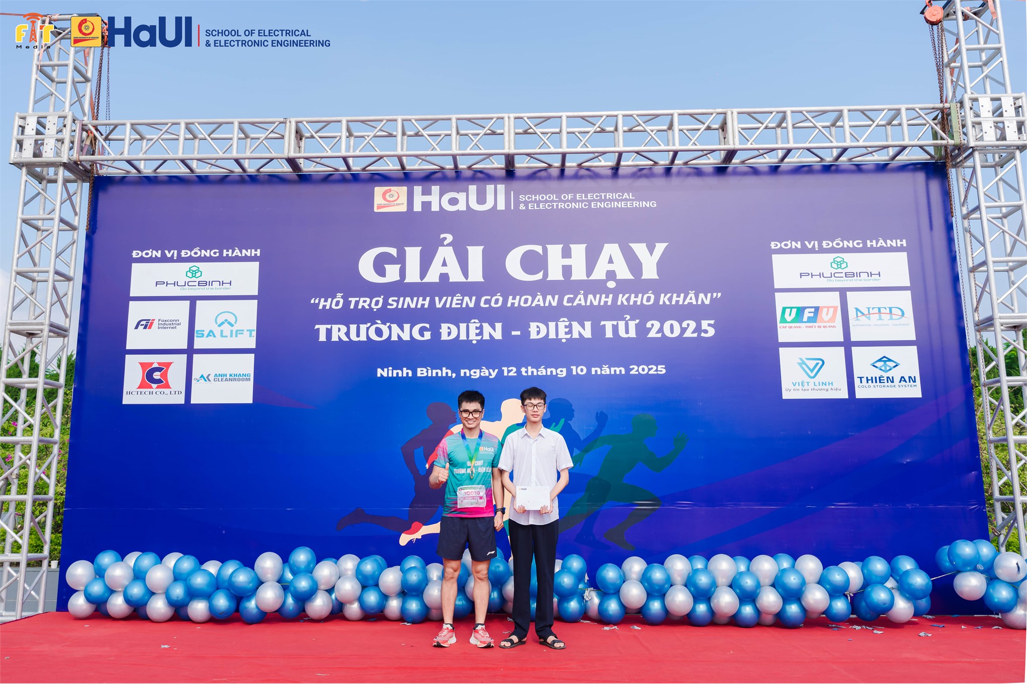 Lan tỏa tinh thần thể thao – kết nối yêu thương từ giải chạy “Hỗ trợ sinh viên có hoàn cảnh khó khăn” năm 2025 Trường Điện - Điện tử