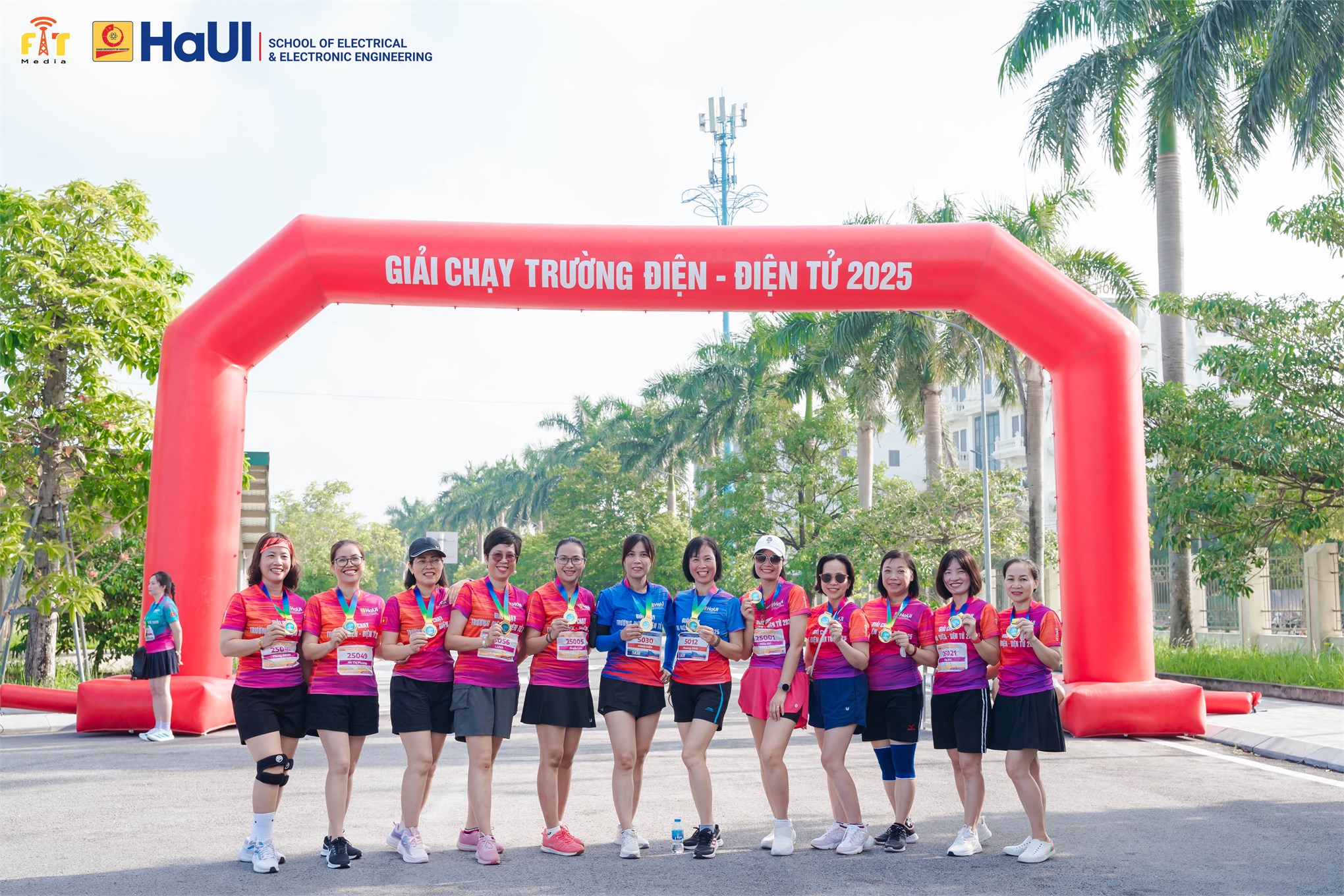 Lan tỏa tinh thần thể thao – kết nối yêu thương từ giải chạy “Hỗ trợ sinh viên có hoàn cảnh khó khăn” năm 2025 Trường Điện - Điện tử
