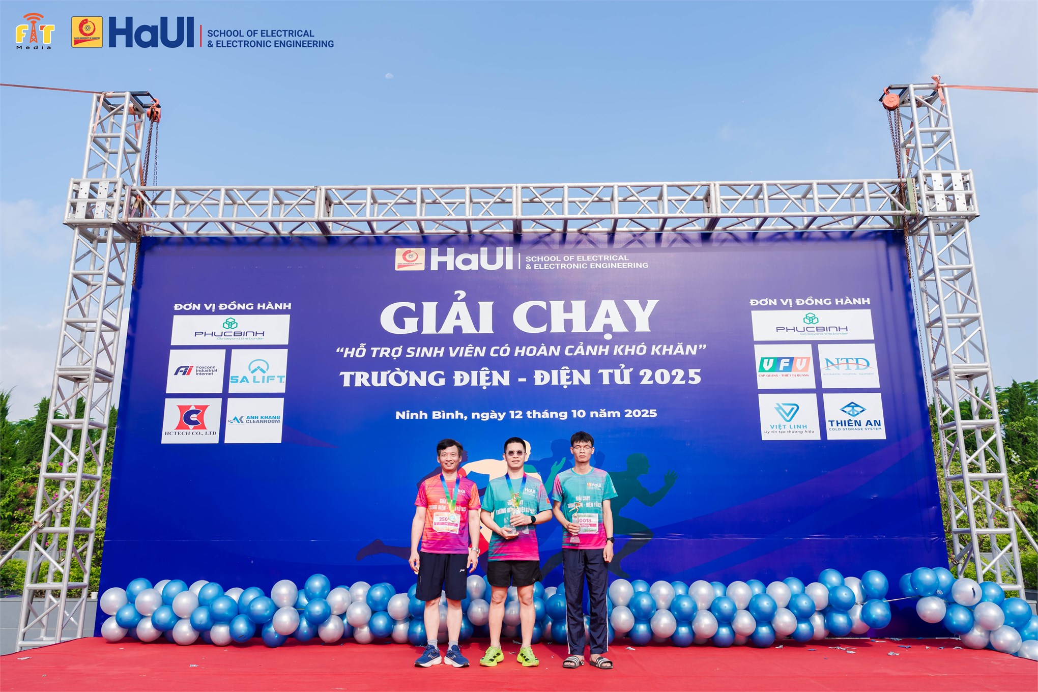 Lan tỏa tinh thần thể thao – kết nối yêu thương từ giải chạy “Hỗ trợ sinh viên có hoàn cảnh khó khăn” Trường Điện - Điện tử năm 2025