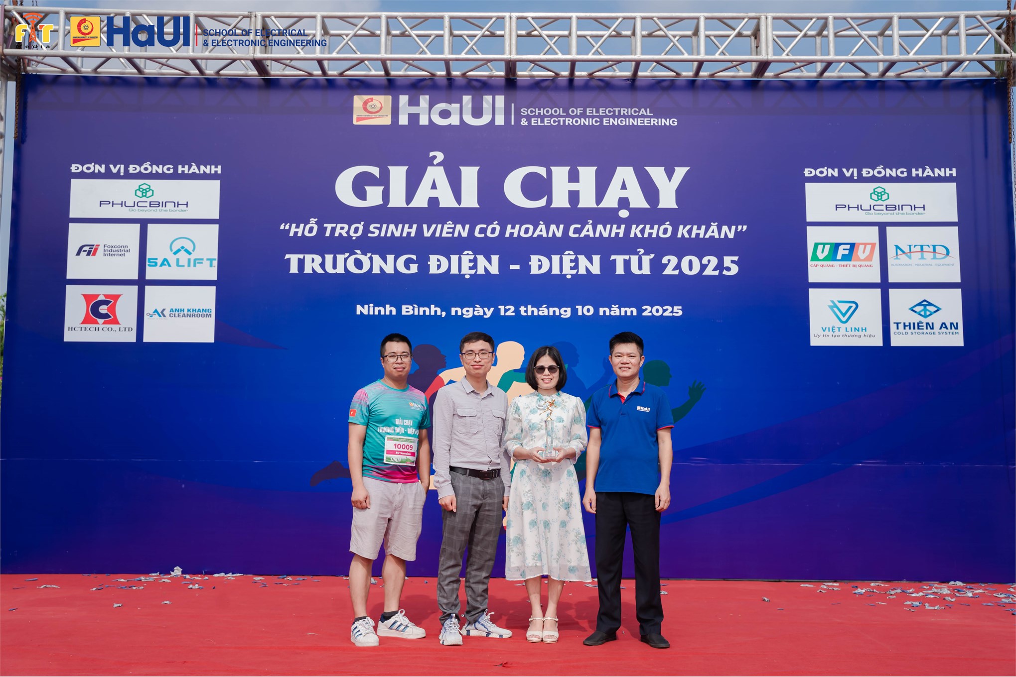 Lan tỏa tinh thần thể thao – kết nối yêu thương từ giải chạy “Hỗ trợ sinh viên có hoàn cảnh khó khăn” Trường Điện - Điện tử năm 2025