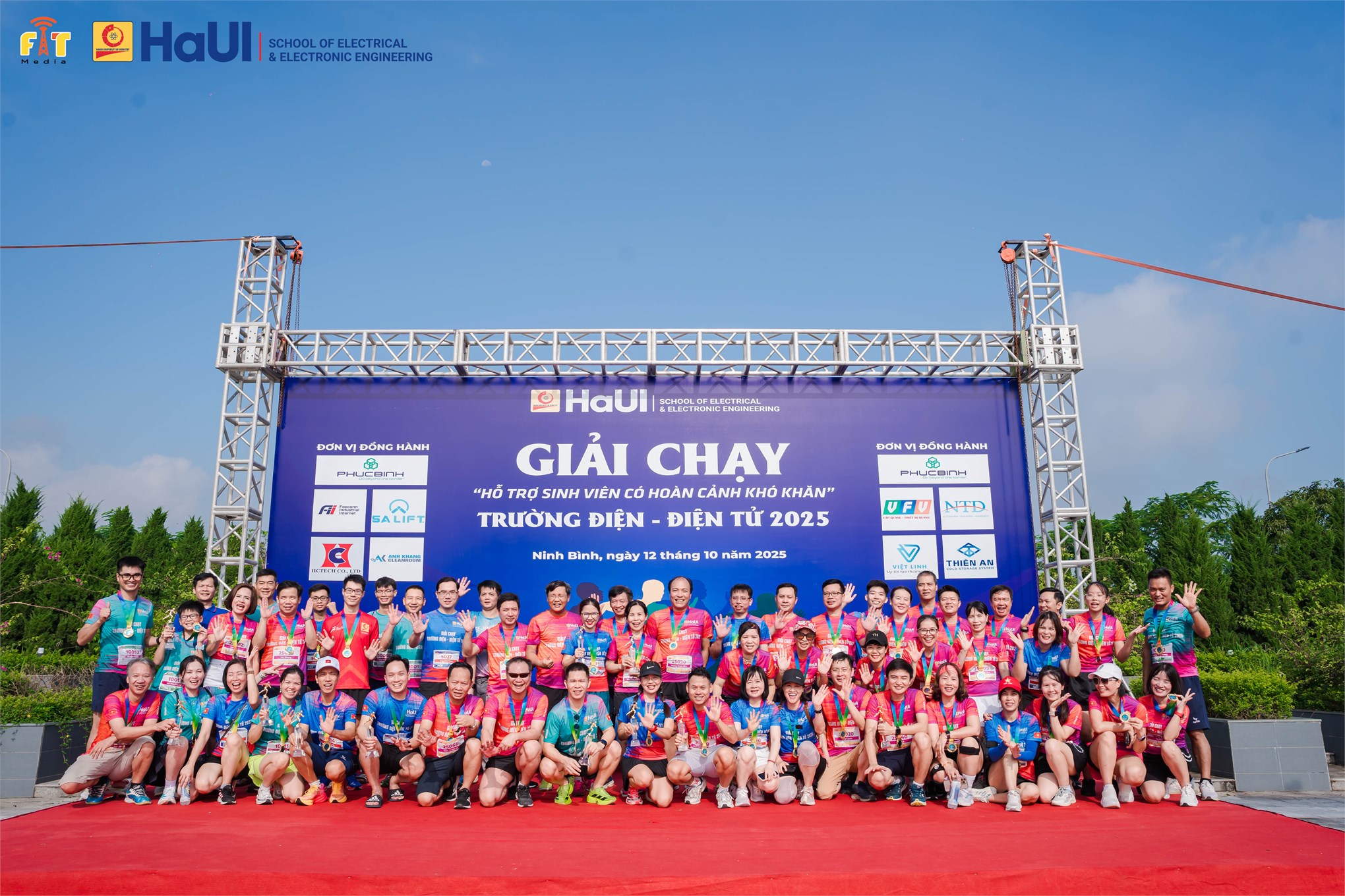 Lan tỏa tinh thần thể thao – kết nối yêu thương từ giải chạy “Hỗ trợ sinh viên có hoàn cảnh khó khăn” Trường Điện - Điện tử năm 2025