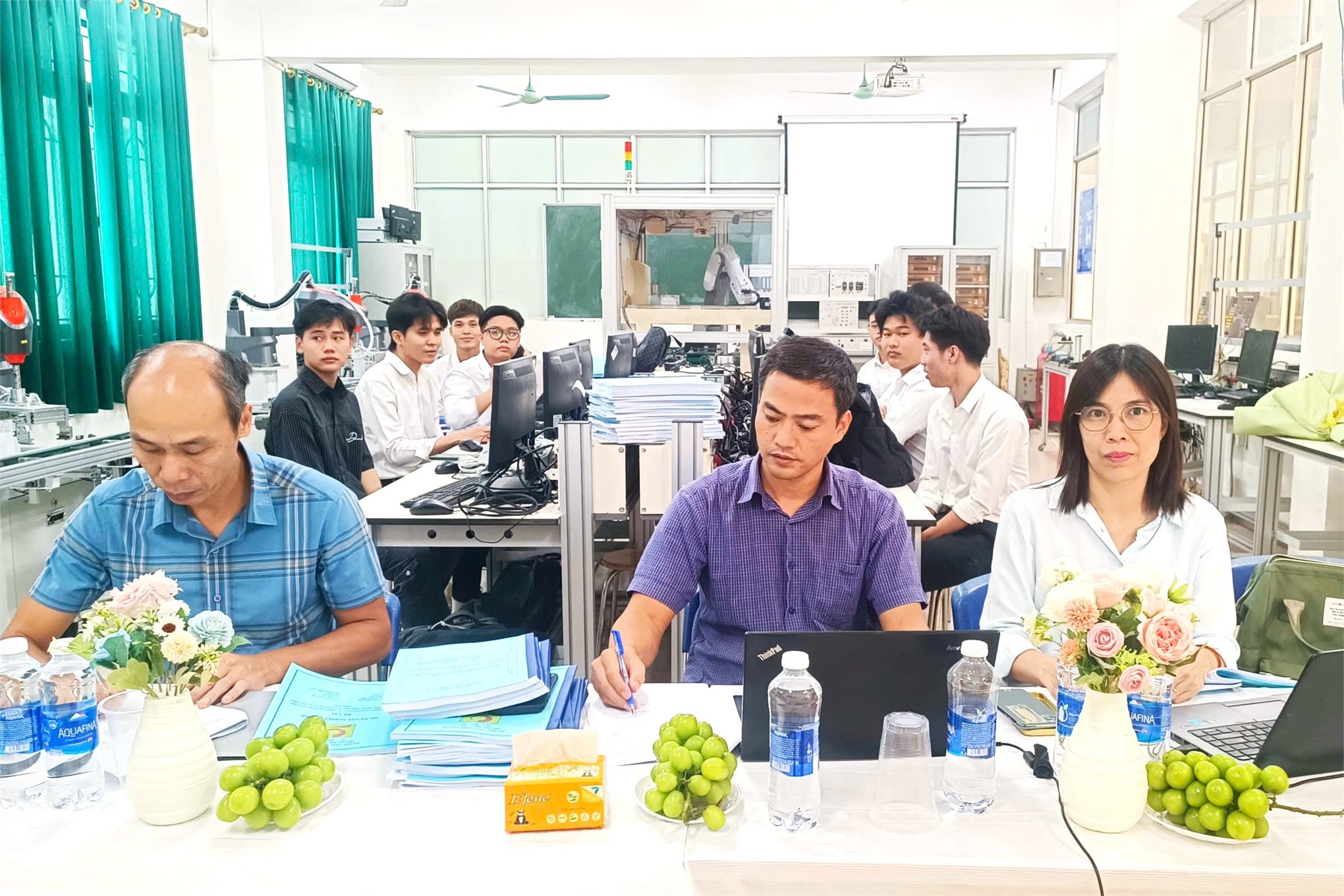 Từ giảng đường đến doanh nghiệp: Sinh viên Trường Điện – Điện tử được tuyển dụng ngay trước ngày bảo vệ đồ án tốt nghiệp