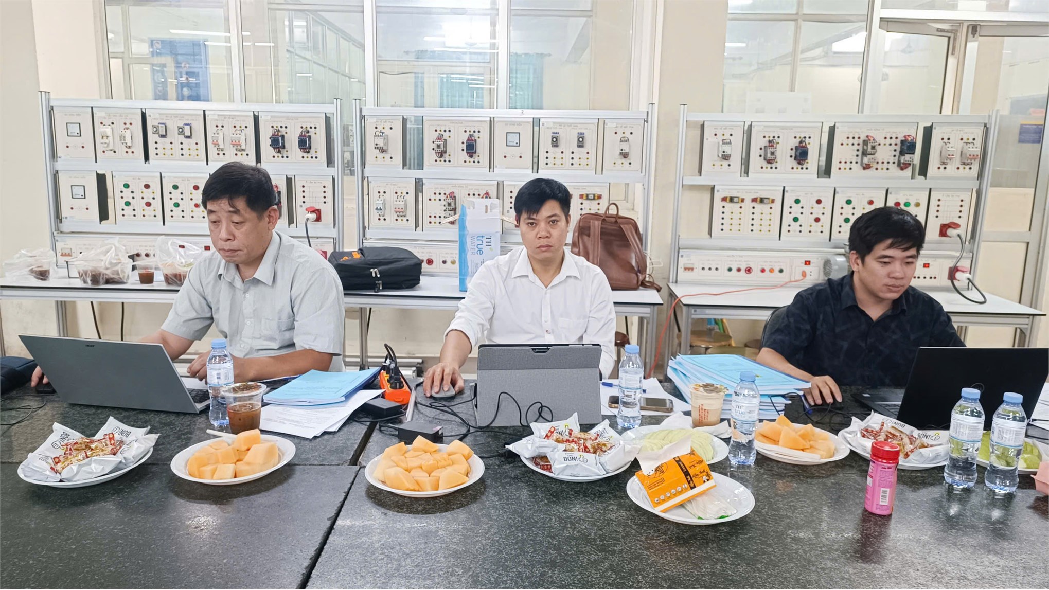 Từ giảng đường đến doanh nghiệp: Sinh viên Trường Điện – Điện tử được tuyển dụng ngay trước ngày bảo vệ đồ án tốt nghiệp