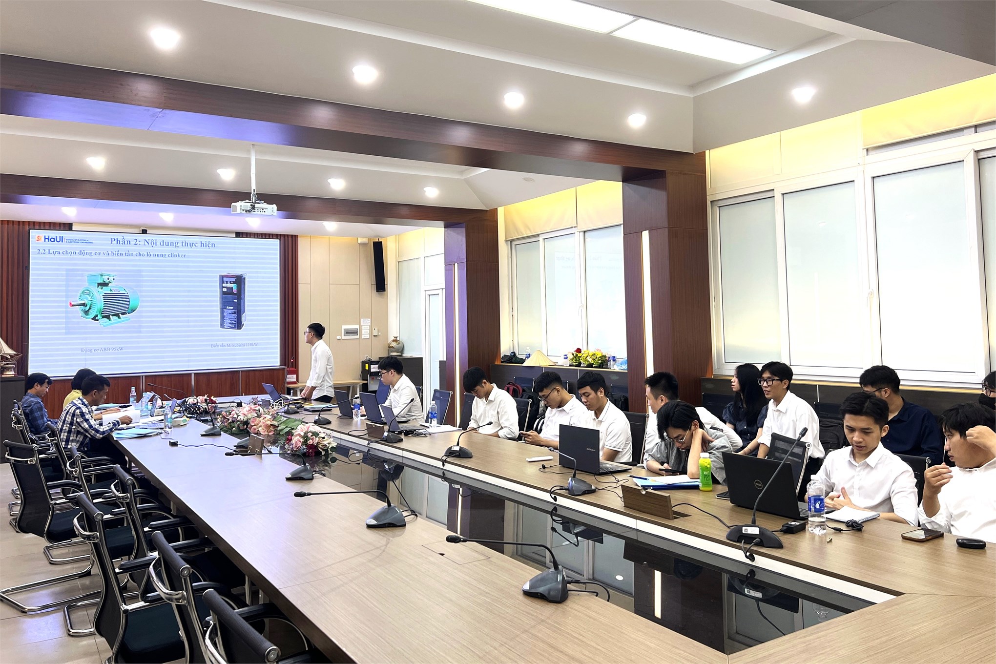 Từ giảng đường đến doanh nghiệp: Sinh viên Trường Điện – Điện tử được tuyển dụng ngay trước ngày bảo vệ đồ án tốt nghiệp
