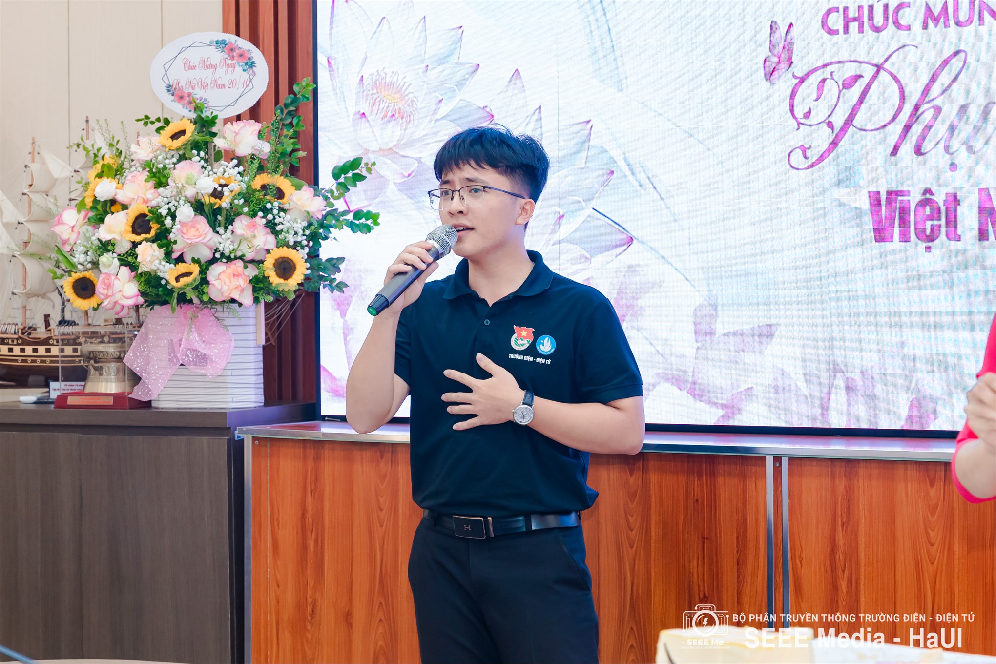 Ấm áp, truyền cảm hứng ngày 20/10 tại Trường Điện - Điện tử