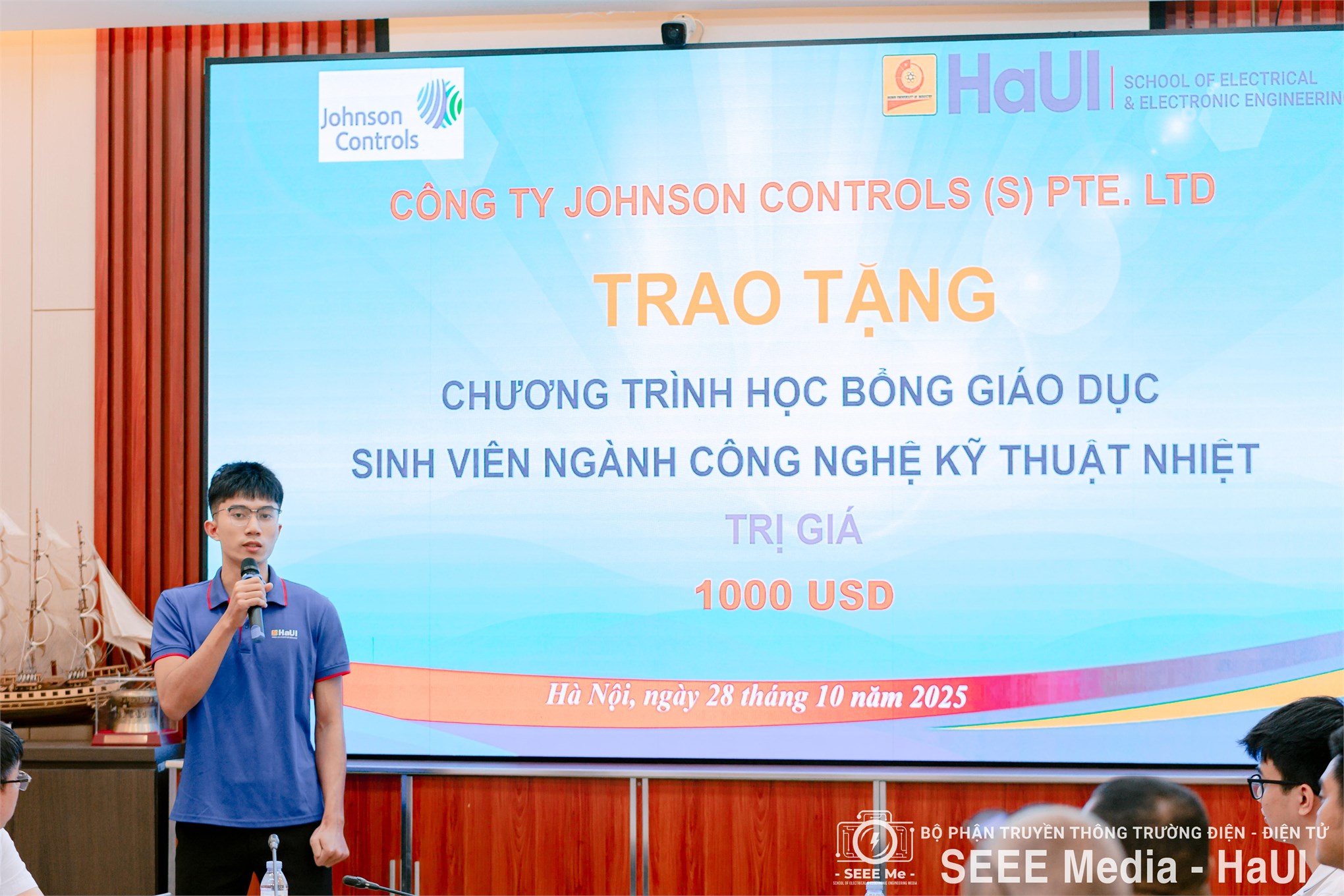 Johnson Controls trao học bổng 1.000 USD tiếp sức sinh viên Kỹ thuật Nhiệt – SEEE