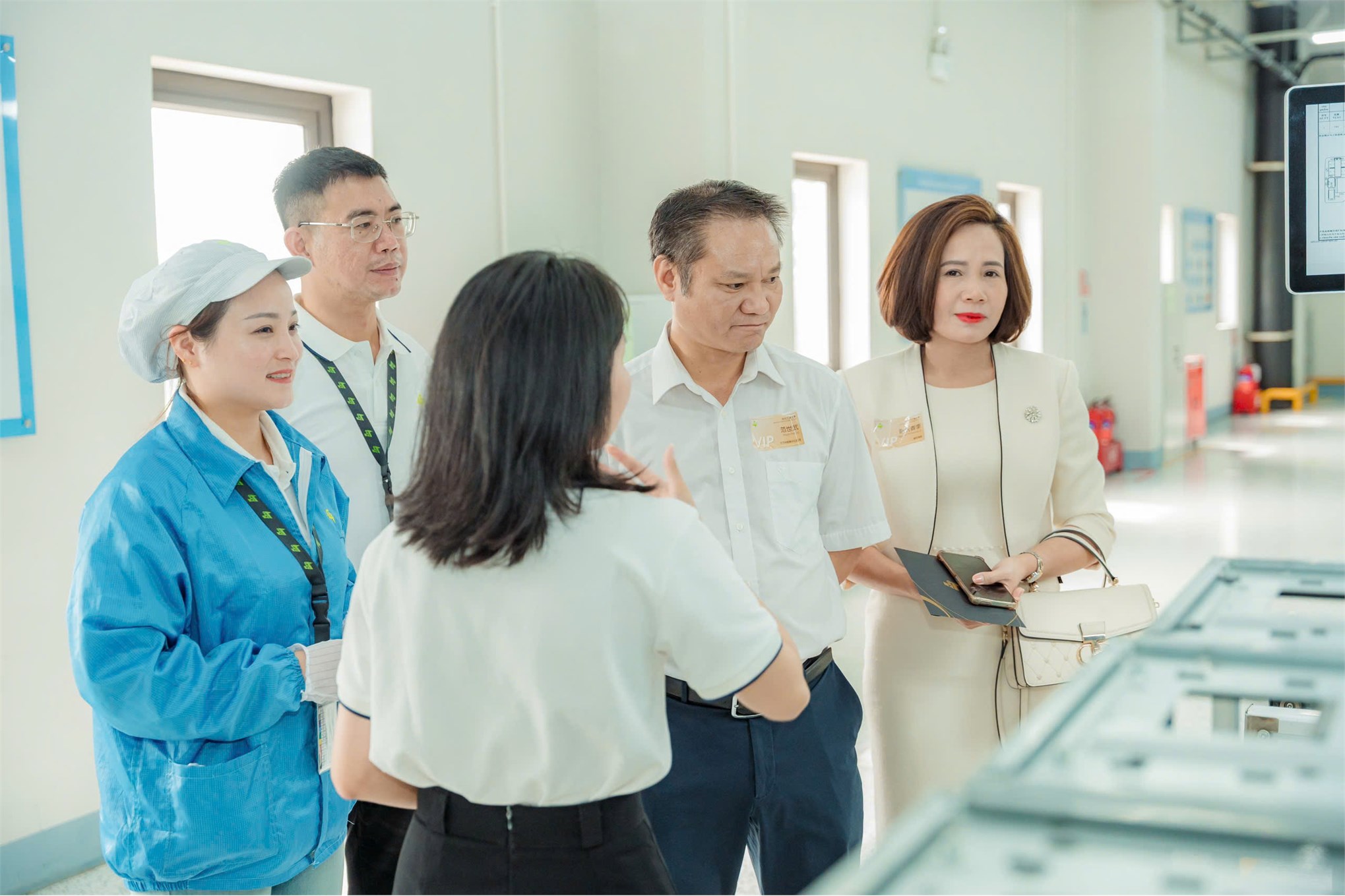 Trường Điện – Điện tử tăng cường kết nối doanh nghiệp qua lễ khánh thành nhà máy Asian Power Devices Việt Nam