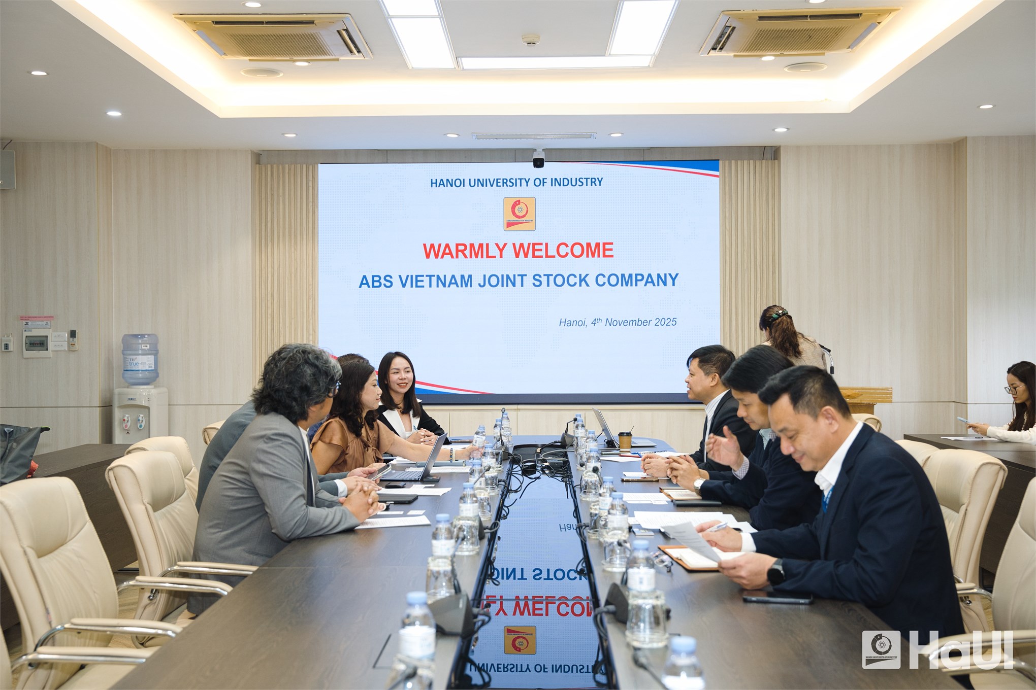 Doanh nghiệp Nhật Bản tìm kiếm nhân sự kỹ thuật tại HaUI – Cơ hội cho sinh viên SEEE