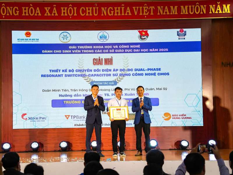 Sinh viên Trường Điện – Điện tử đạt Giải Nhì Giải thưởng Khoa học và Công nghệ sinh viên toàn quốc năm 2025