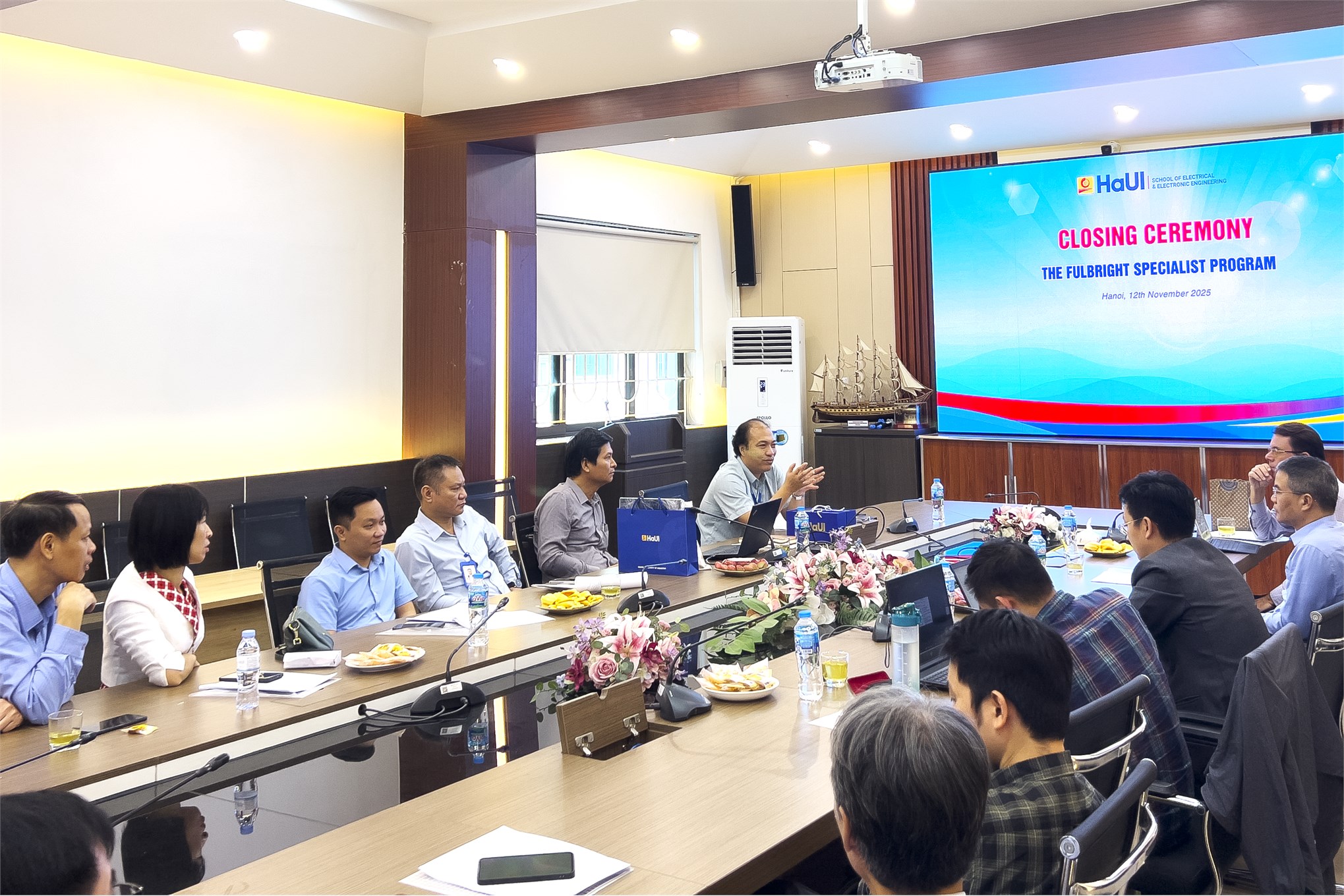 Hành trình hợp tác Fulbright – Bước tiến mới trong đào tạo Vi mạch Bán dẫn tại Trường Điện – Điện tử