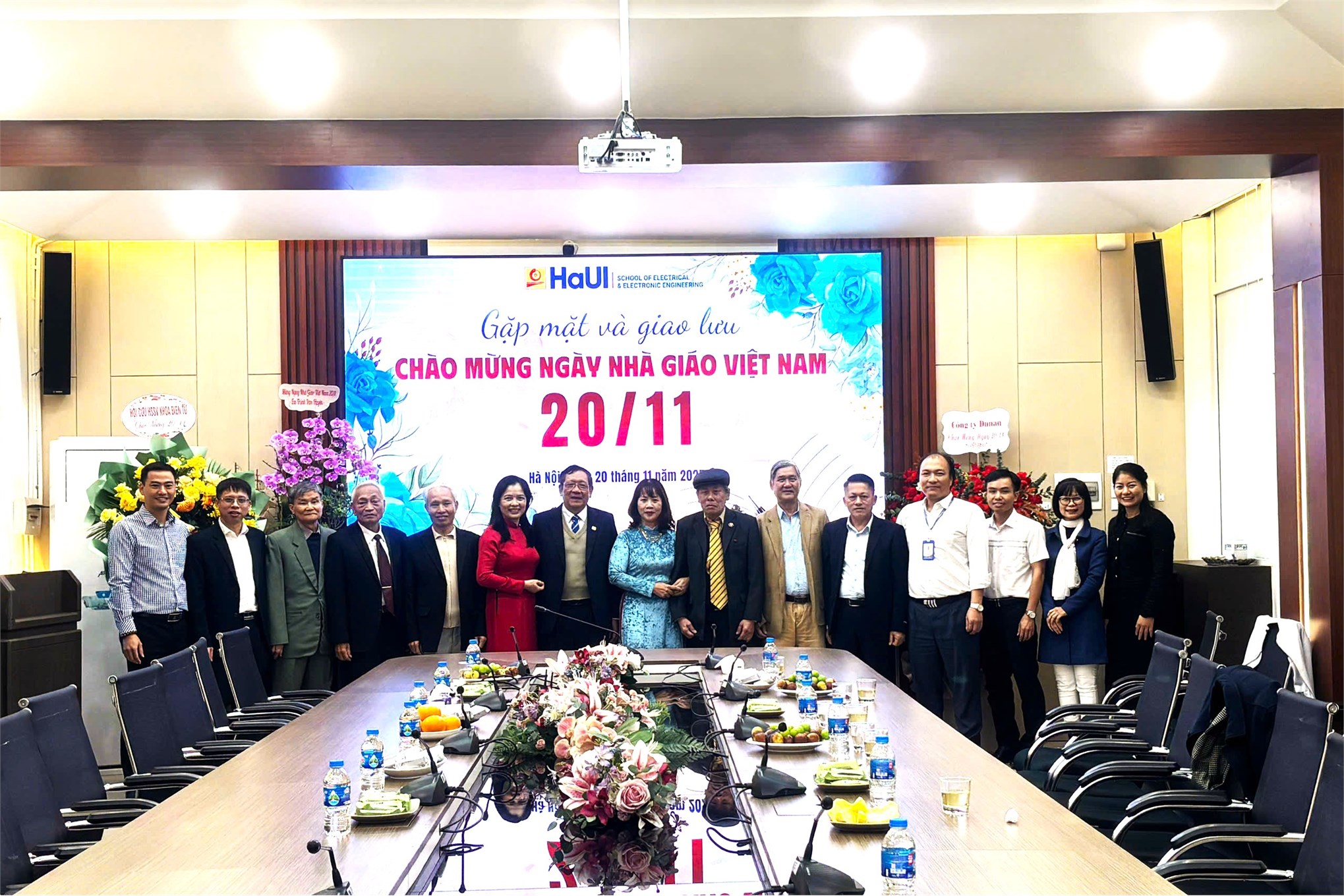 Hành trình tri ân 20/11 – Kết nối những thế hệ Trường Điện – Điện tử