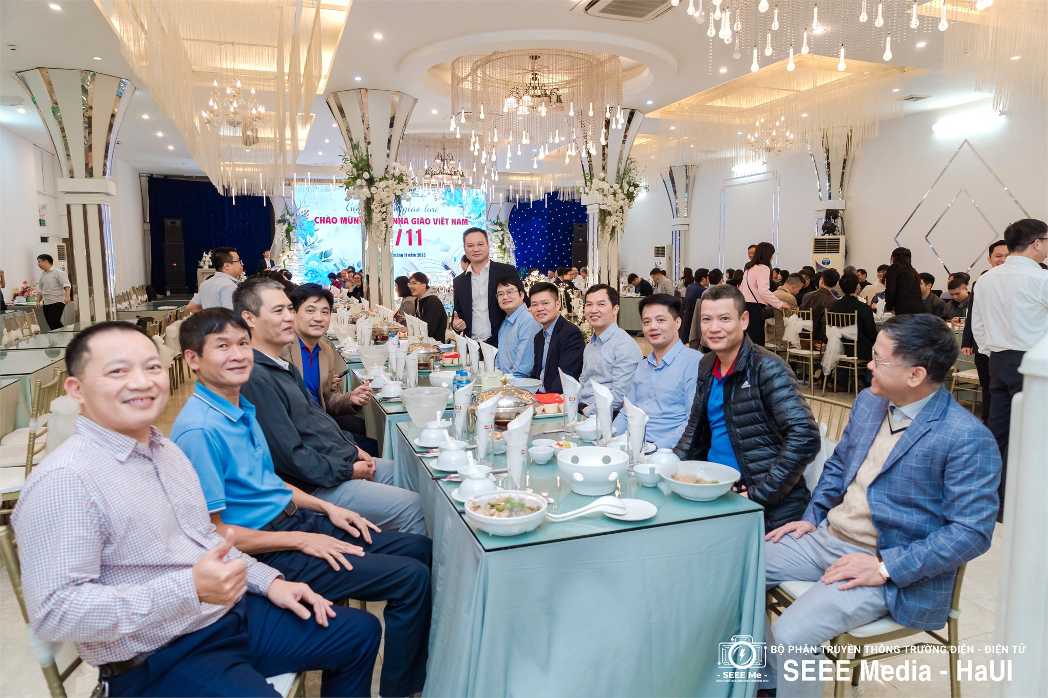 Hành trình tri ân 20/11 – Kết nối những thế hệ Trường Điện – Điện tử