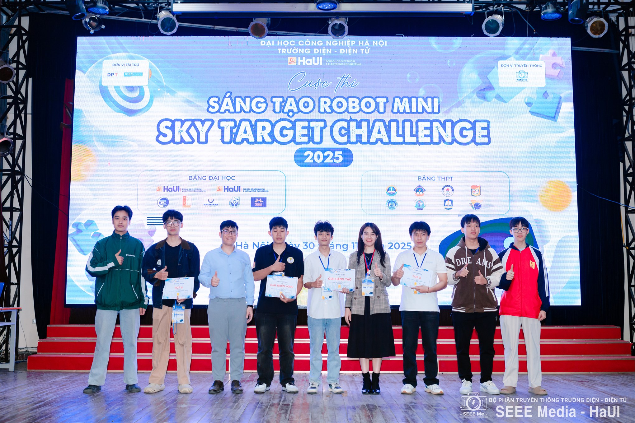 Sôi động Sky Target Challenge 2025 tại Trường Điện – Điện tử, kết nối đam mê công nghệ học sinh – sinh viên
