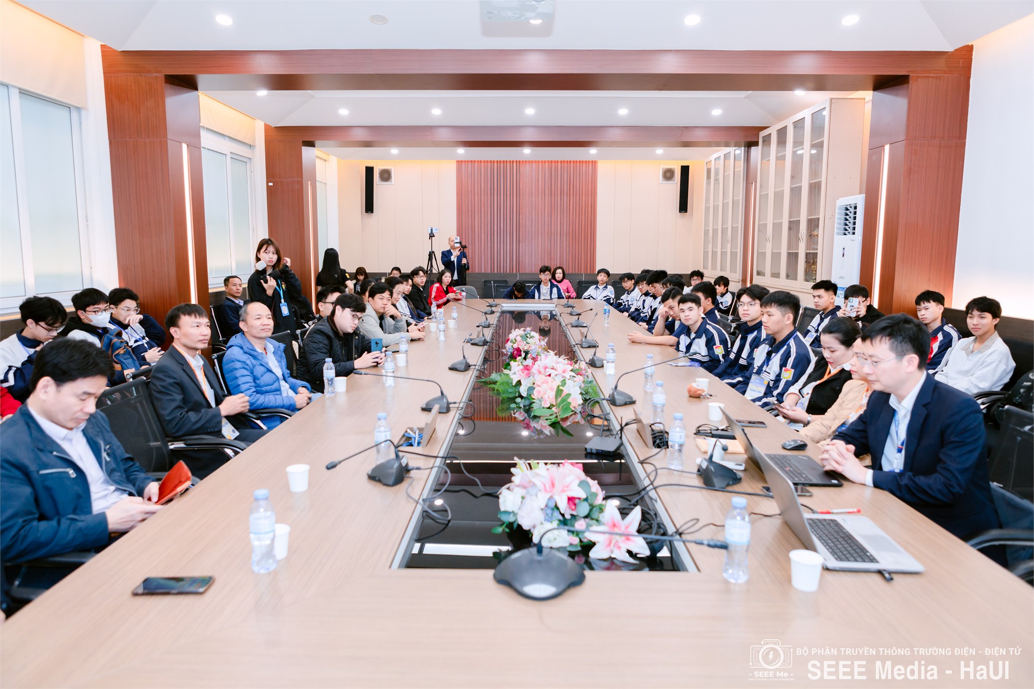 Sôi động Sky Target Challenge 2025 tại Trường Điện – Điện tử, kết nối đam mê công nghệ học sinh – sinh viên