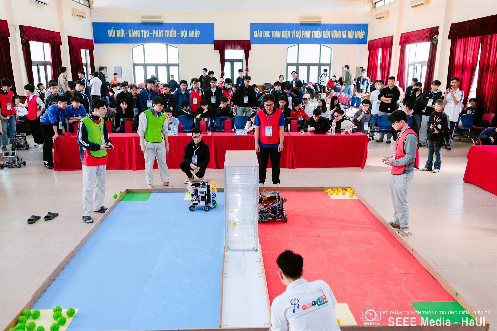 Sôi động Sky Target Challenge 2025 tại Trường Điện – Điện tử, kết nối đam mê công nghệ học sinh – sinh viên