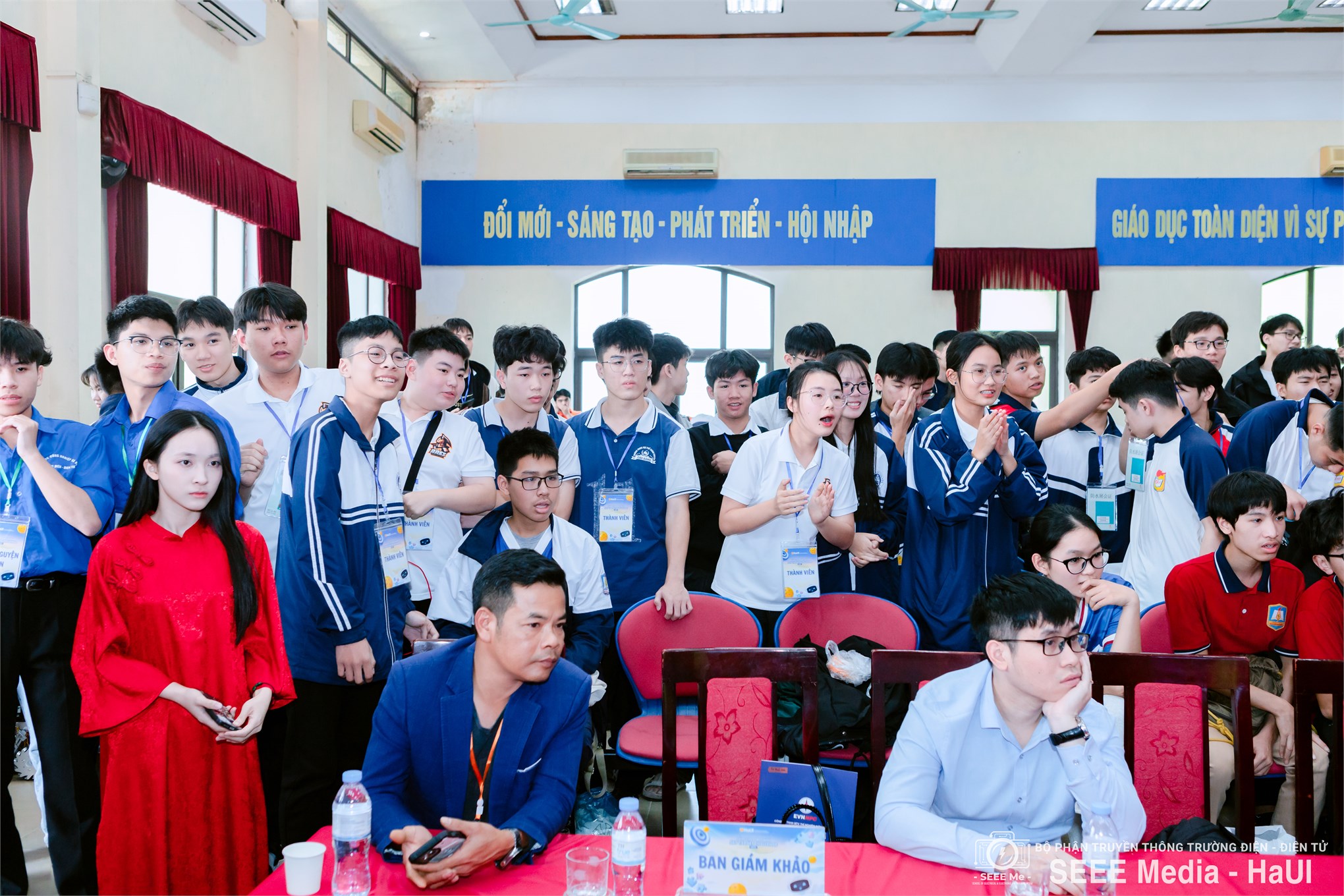 Sôi động Sky Target Challenge 2025 tại Trường Điện – Điện tử, kết nối đam mê công nghệ học sinh – sinh viên