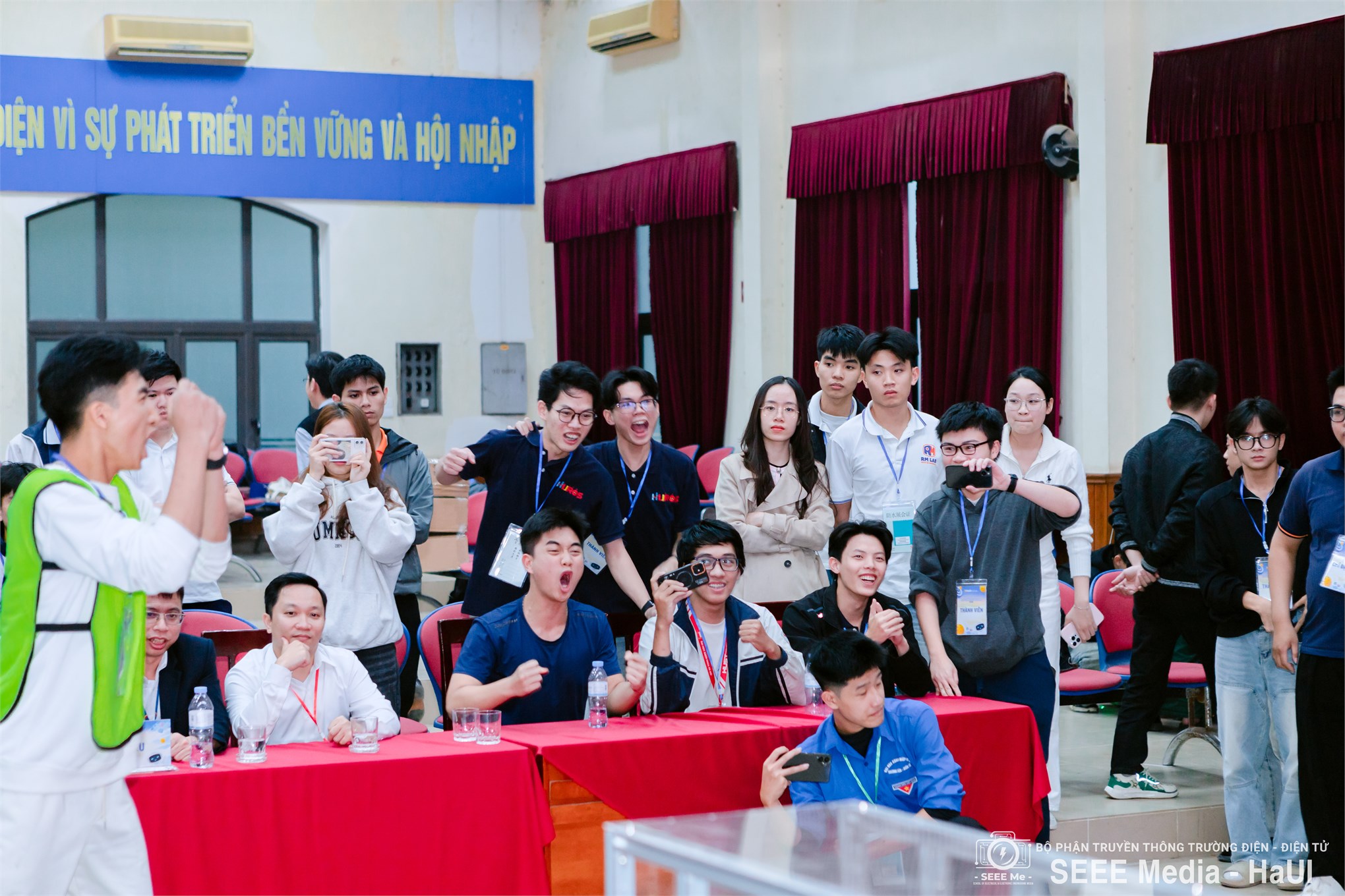 Sôi động Sky Target Challenge 2025 tại Trường Điện – Điện tử, kết nối đam mê công nghệ học sinh – sinh viên